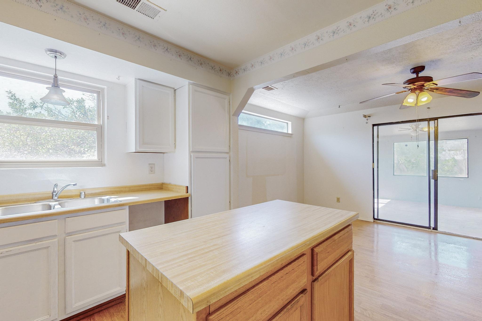 451 Stallion Road SE