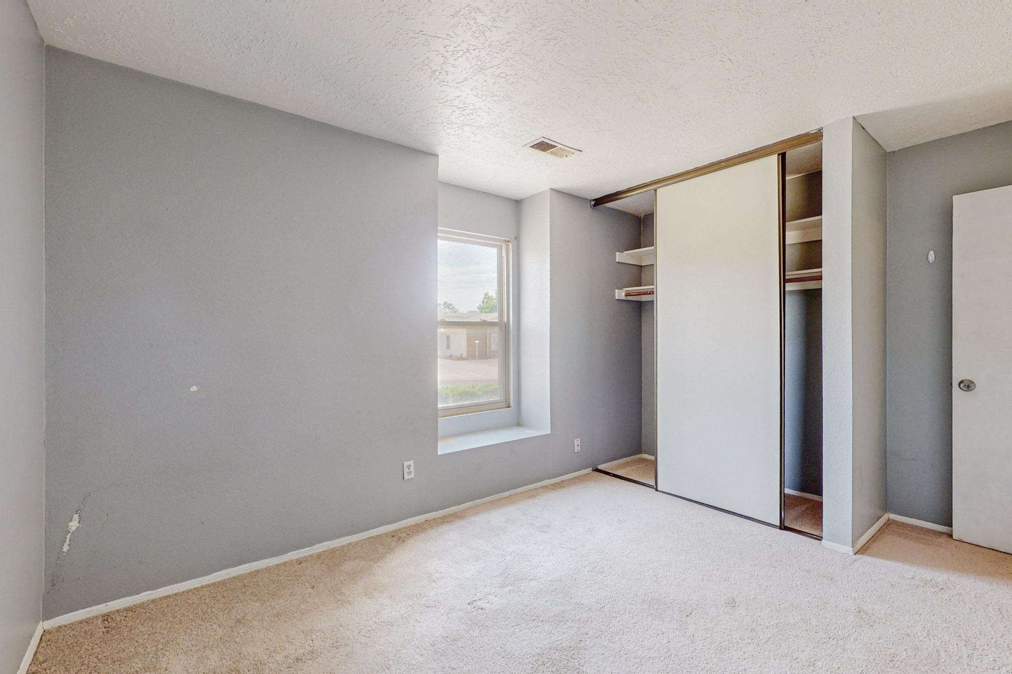 451 Stallion Road SE