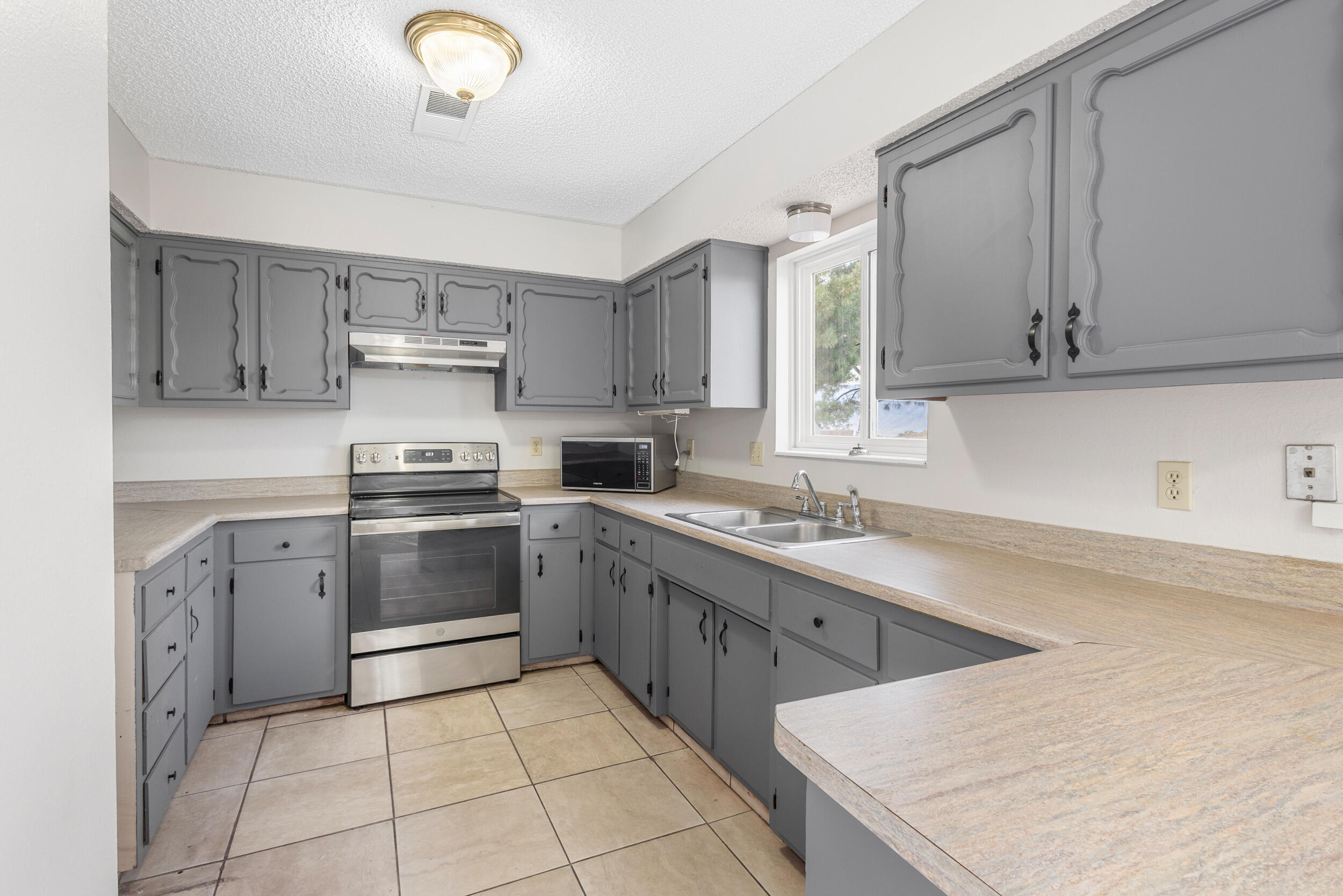 1710 Daybreak Road SE