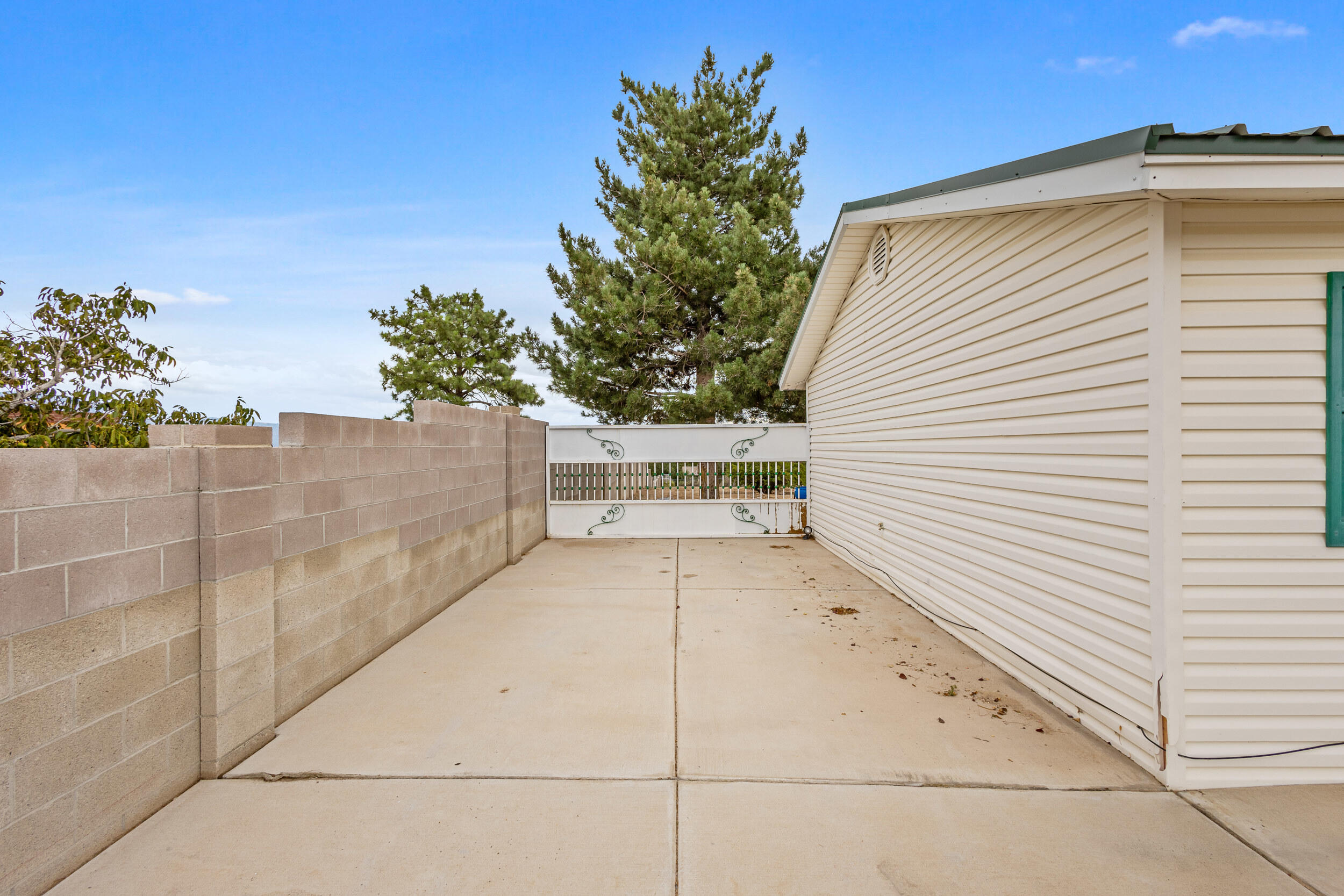 1710 Daybreak Road SE