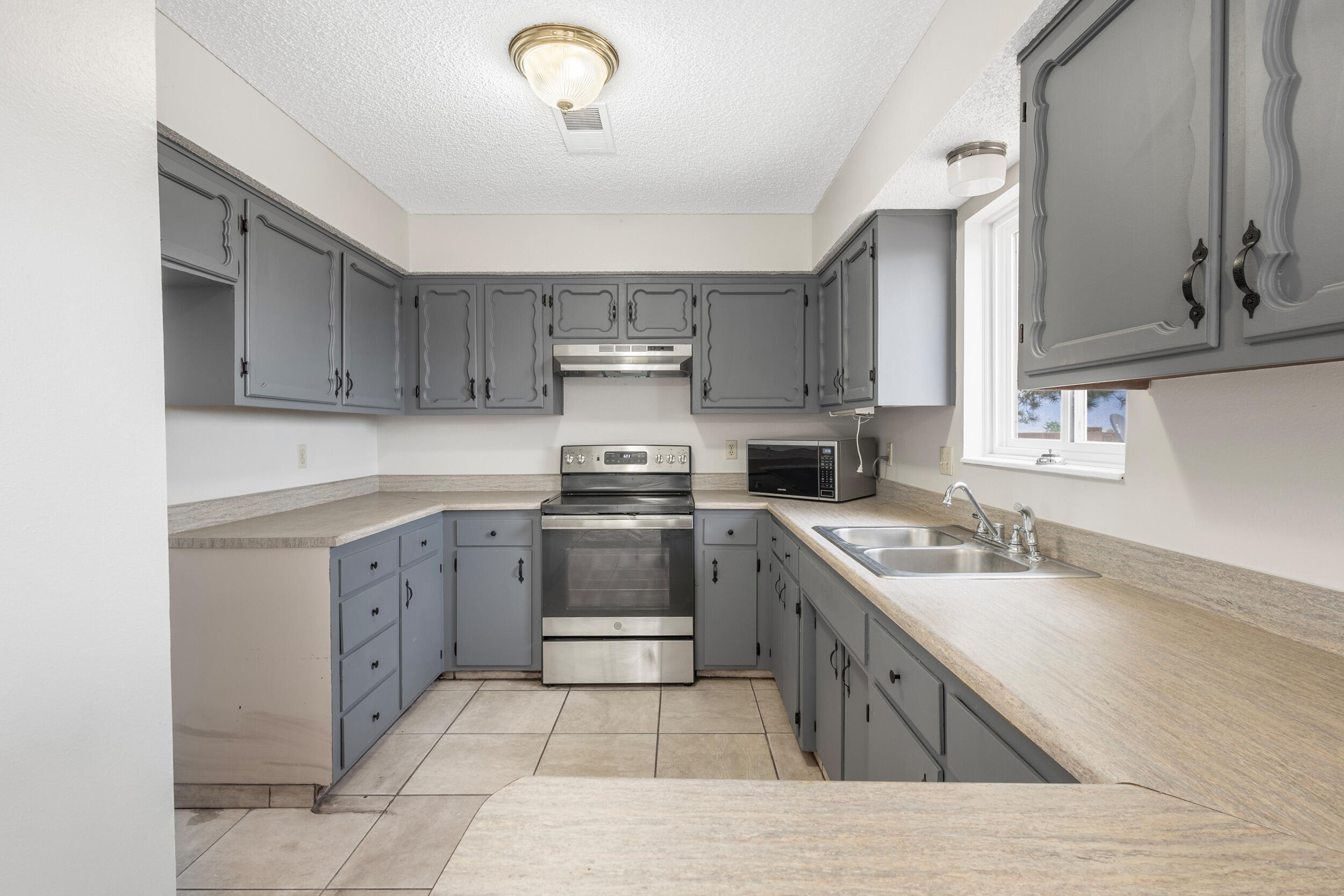 1710 Daybreak Road SE