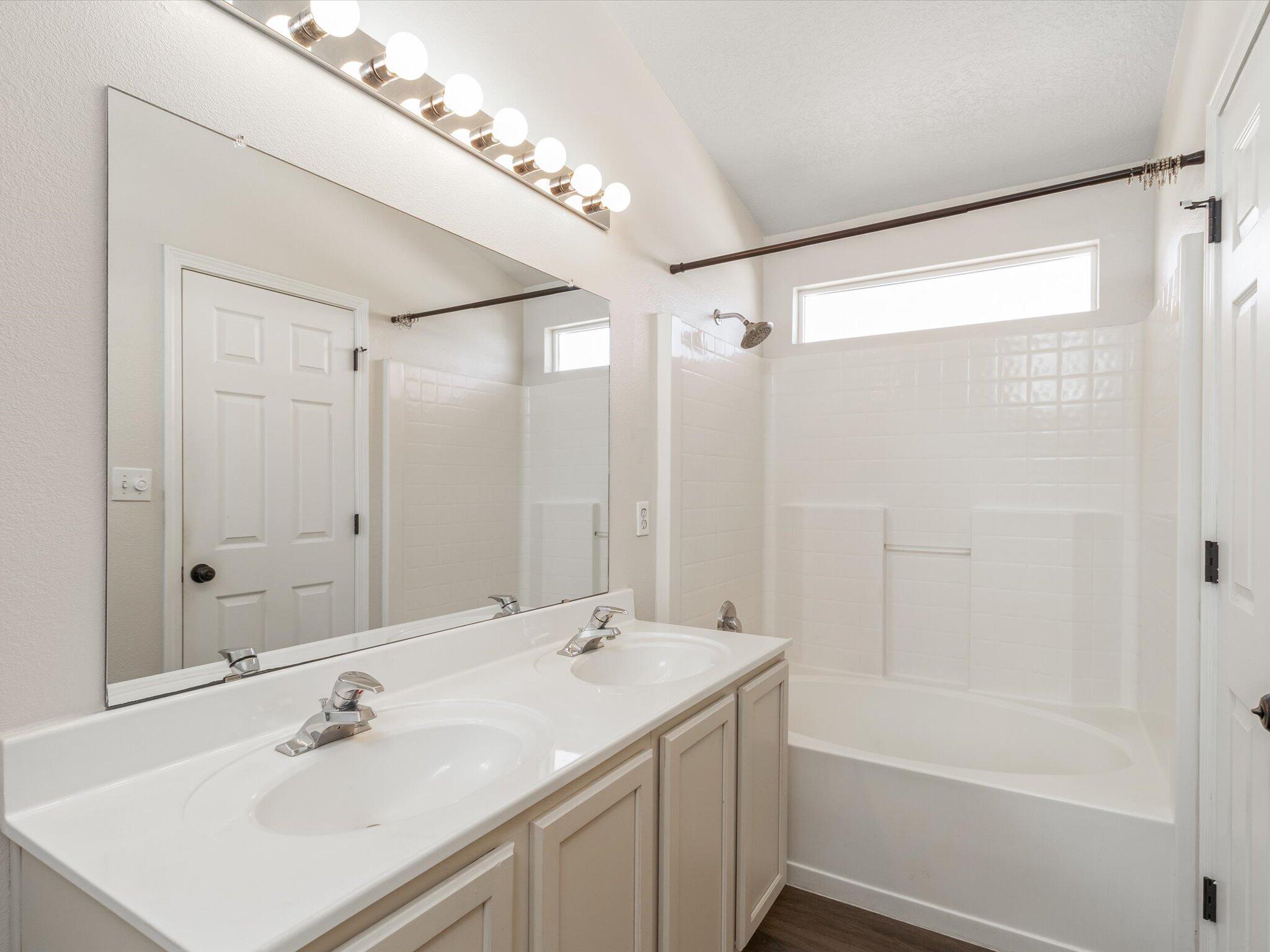 8019 Vista Estrella Lane SW