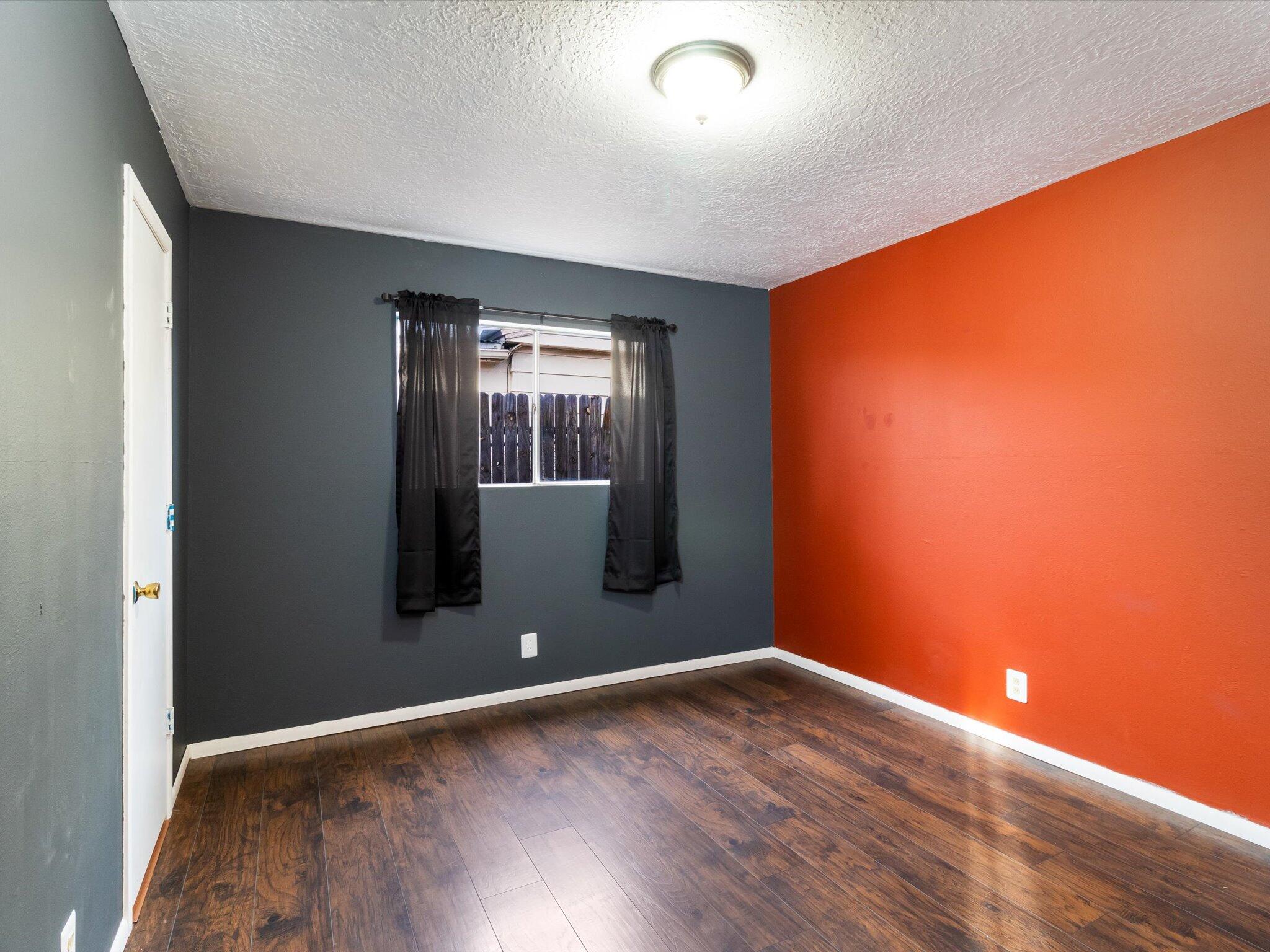 205 GLORIETA Street NE