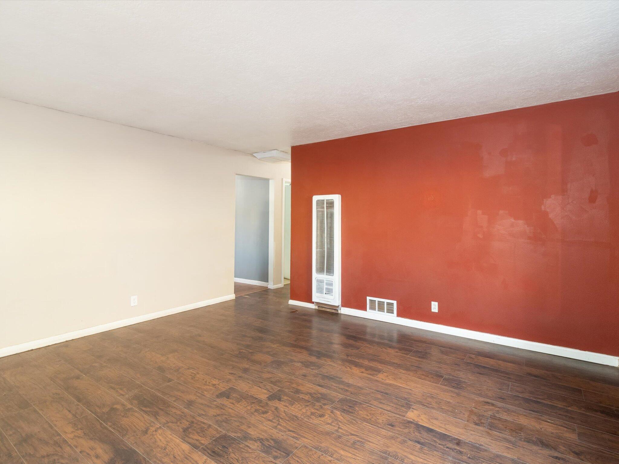 205 GLORIETA Street NE