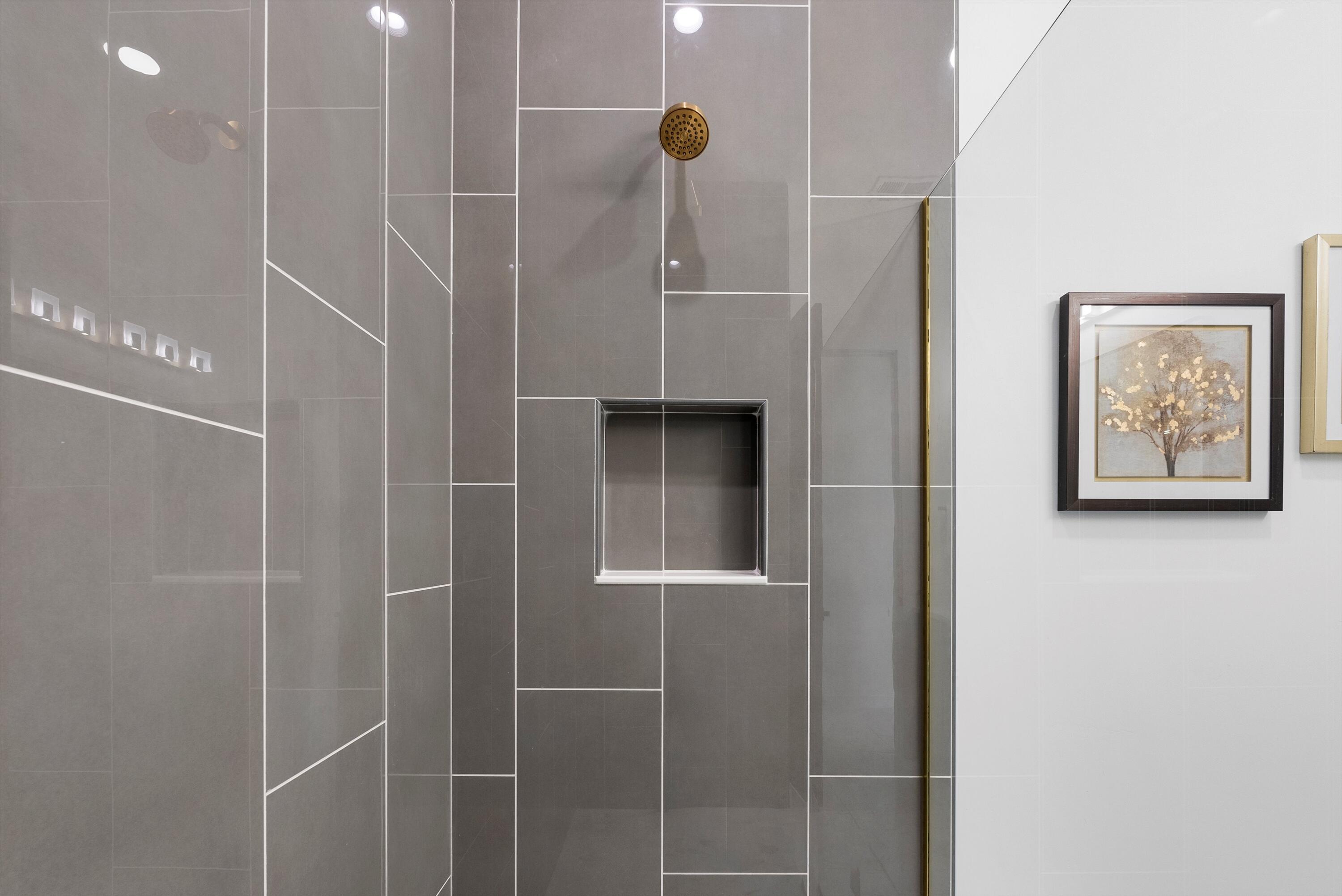 1541 Monterrey Road NE