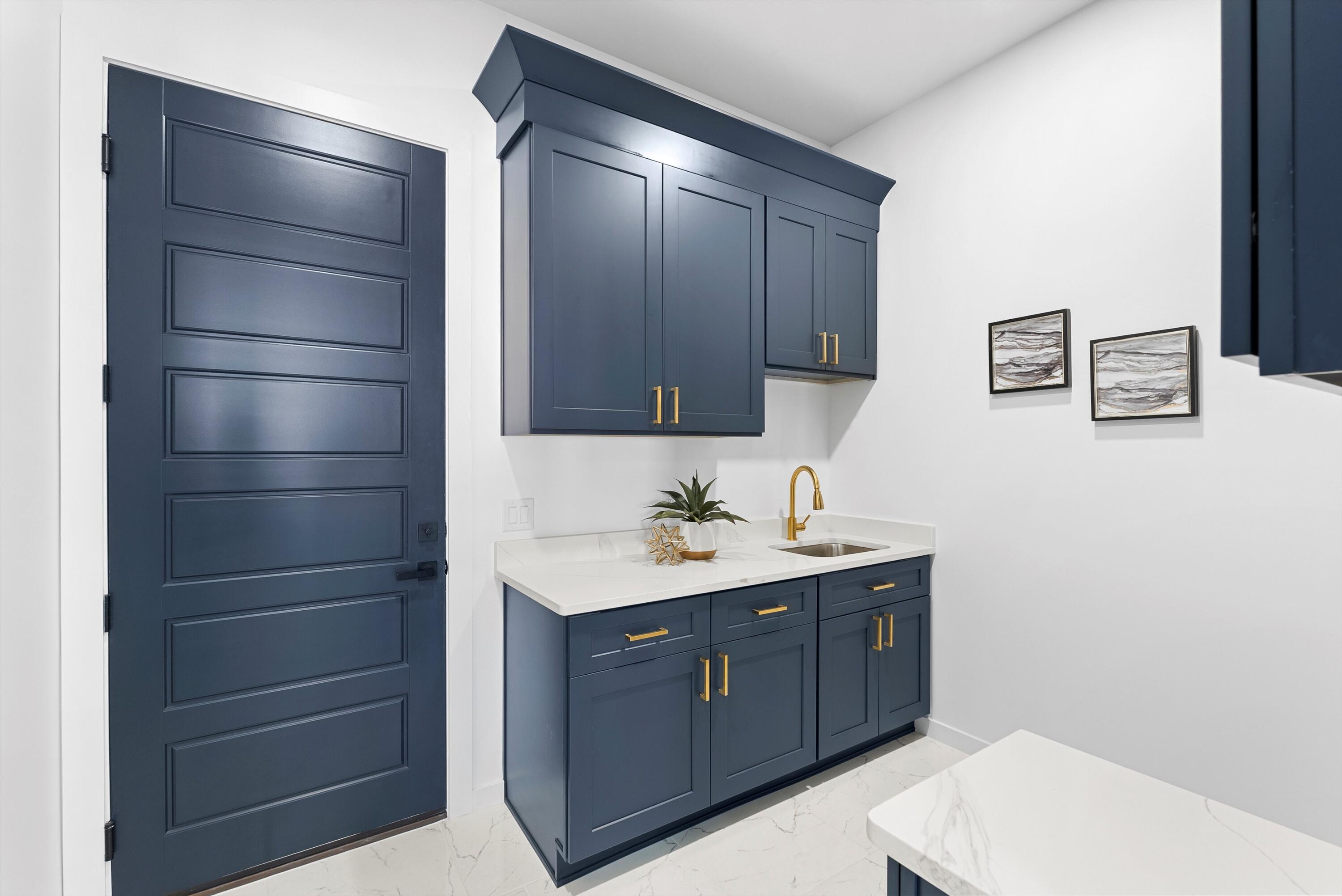 1541 Monterrey Road NE