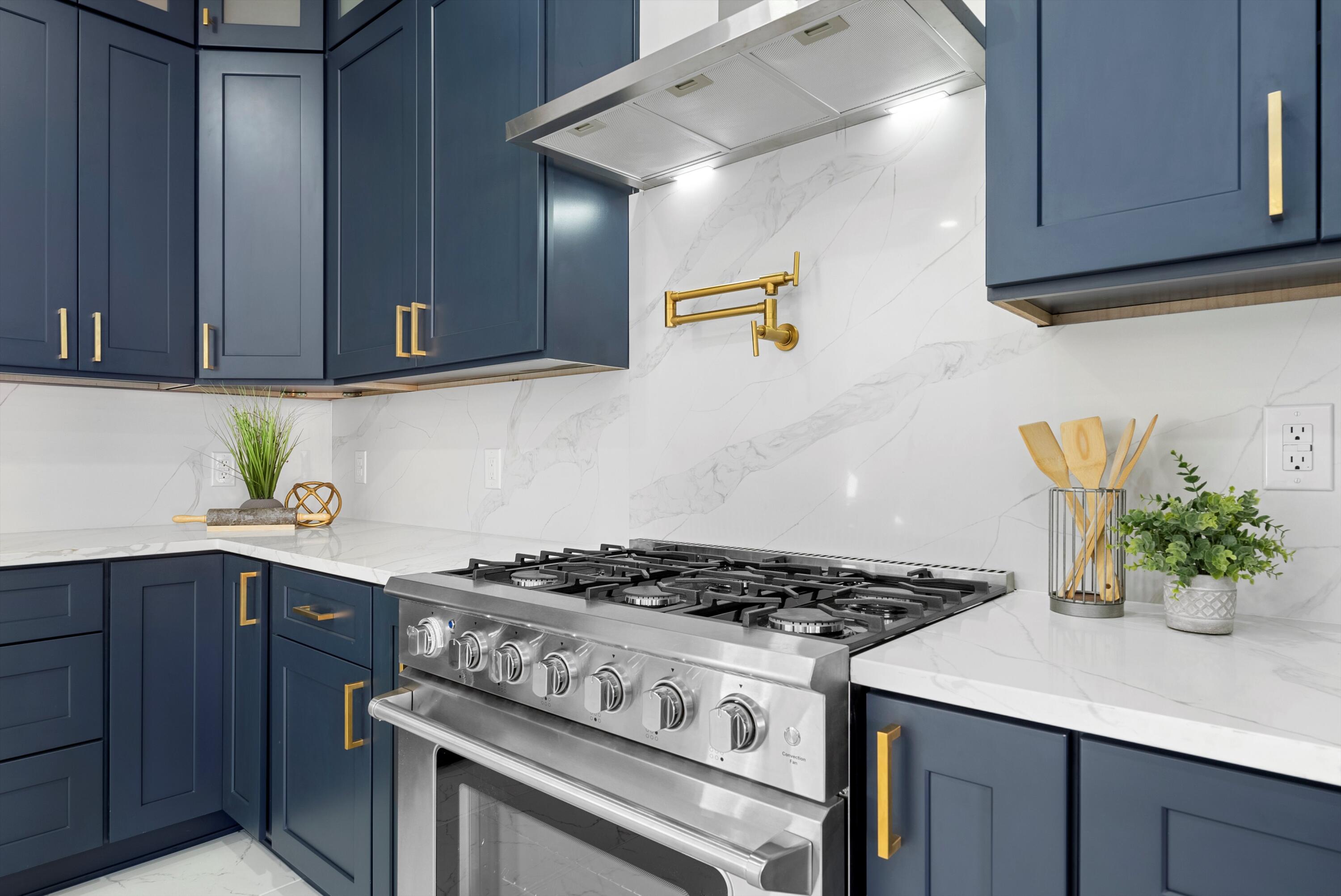 1541 Monterrey Road NE