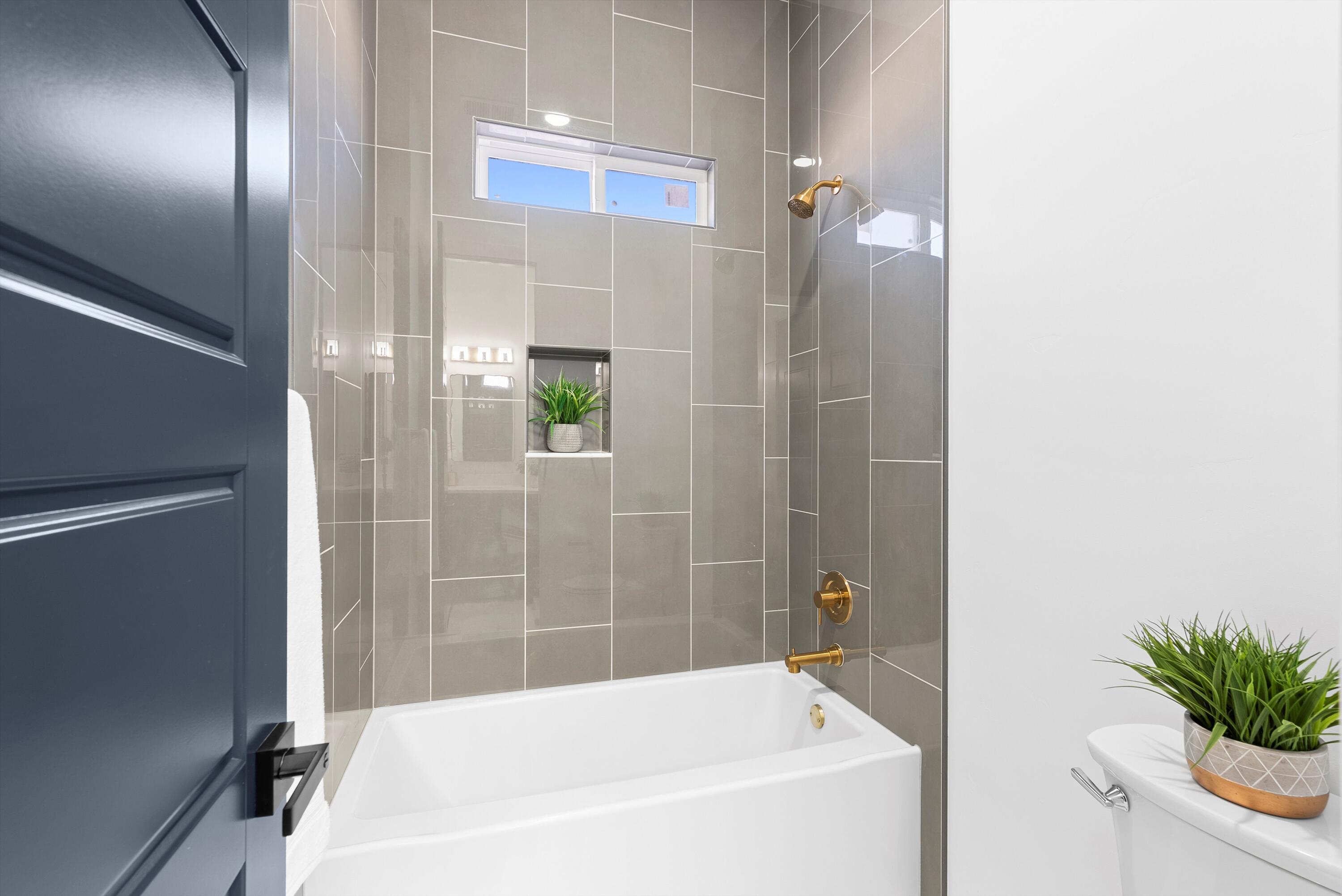 1541 Monterrey Road NE