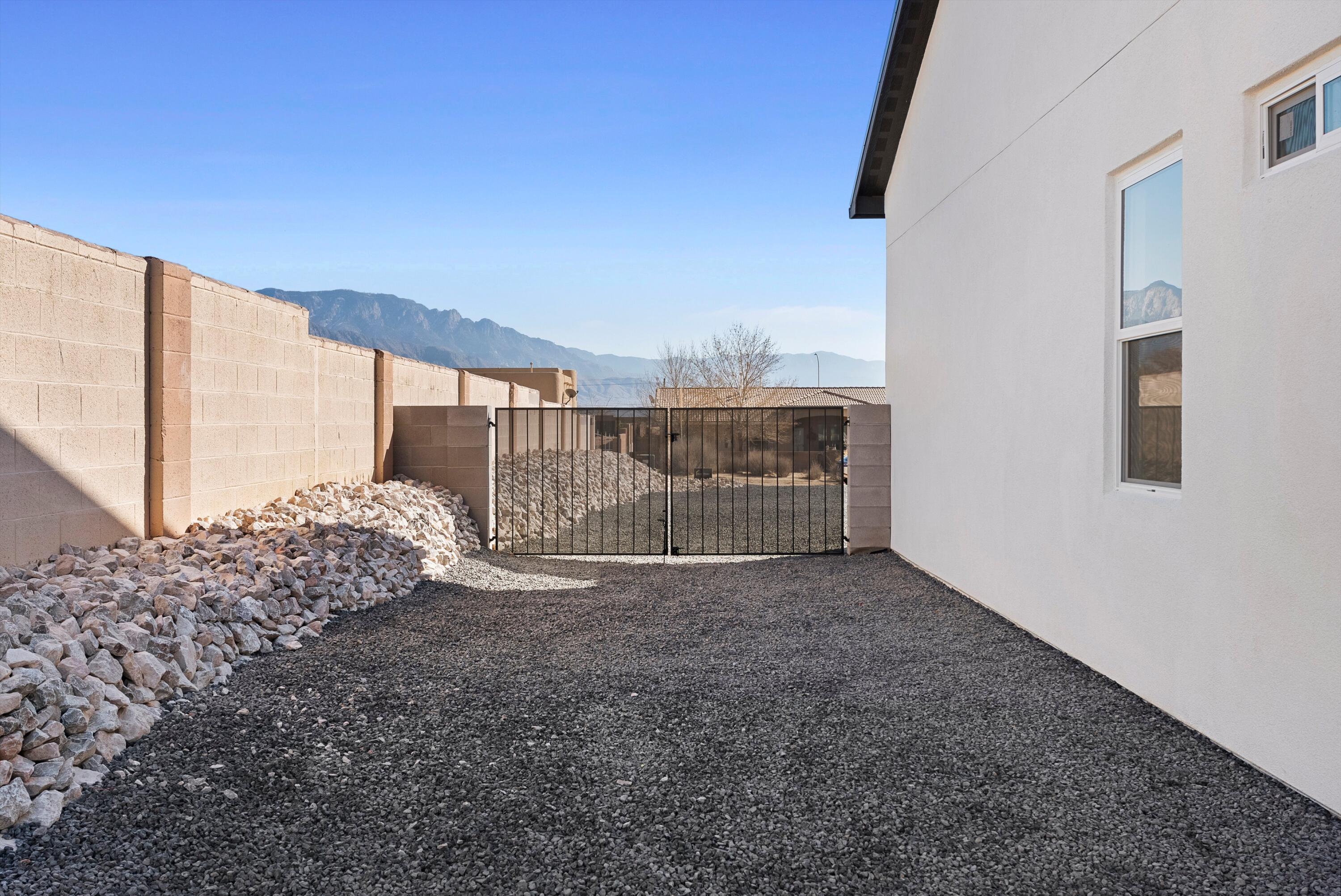 1541 Monterrey Road NE