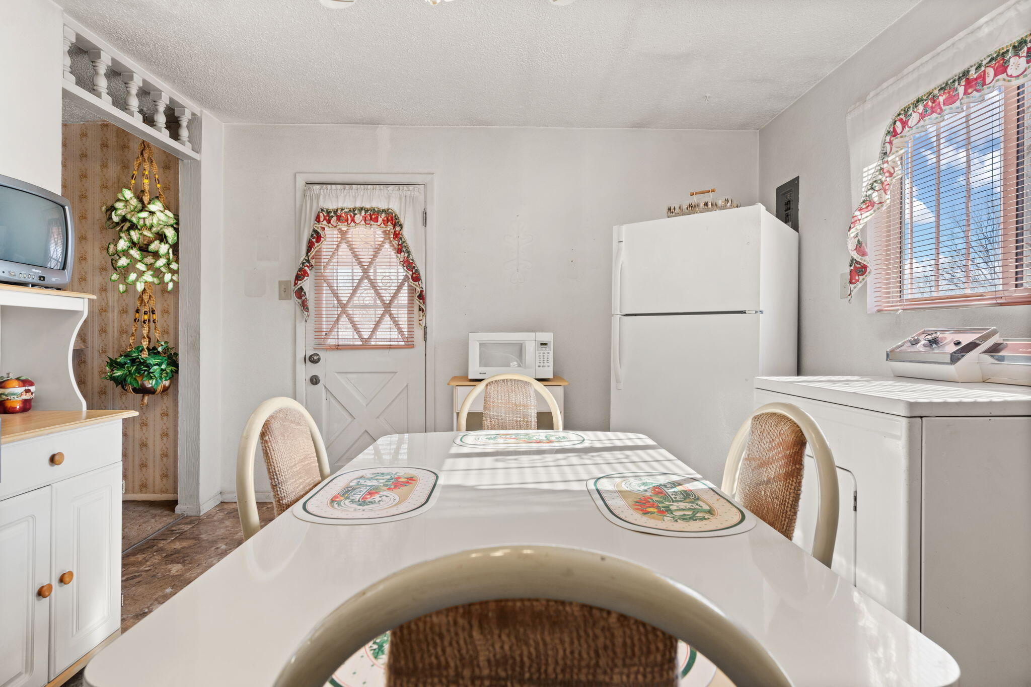 2122 RAVEN Lane SW