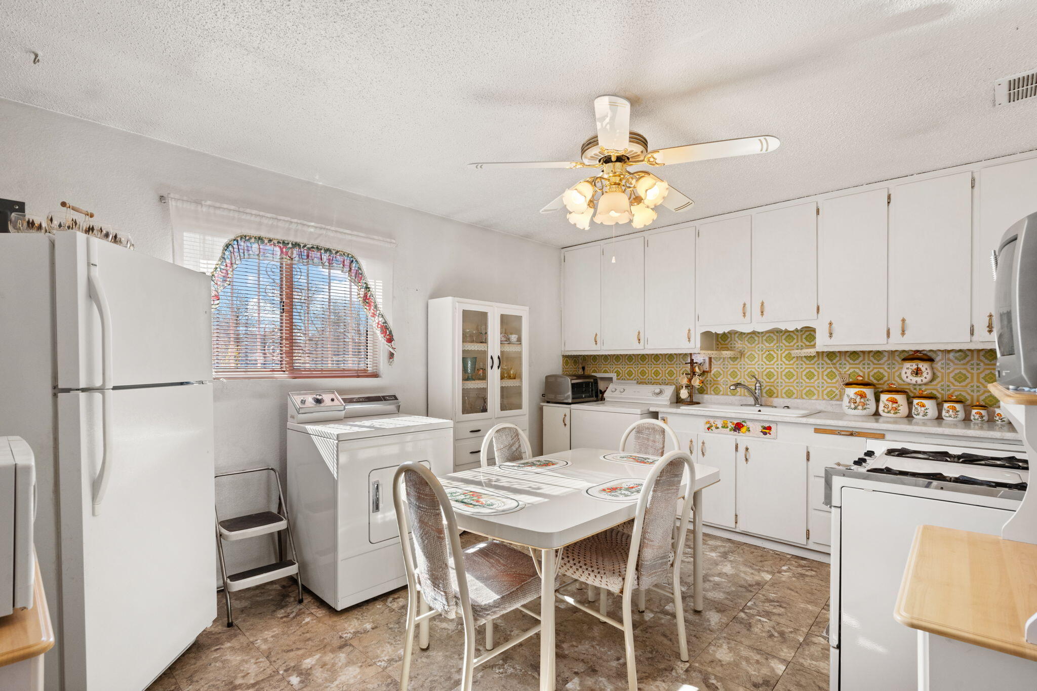 2122 RAVEN Lane SW