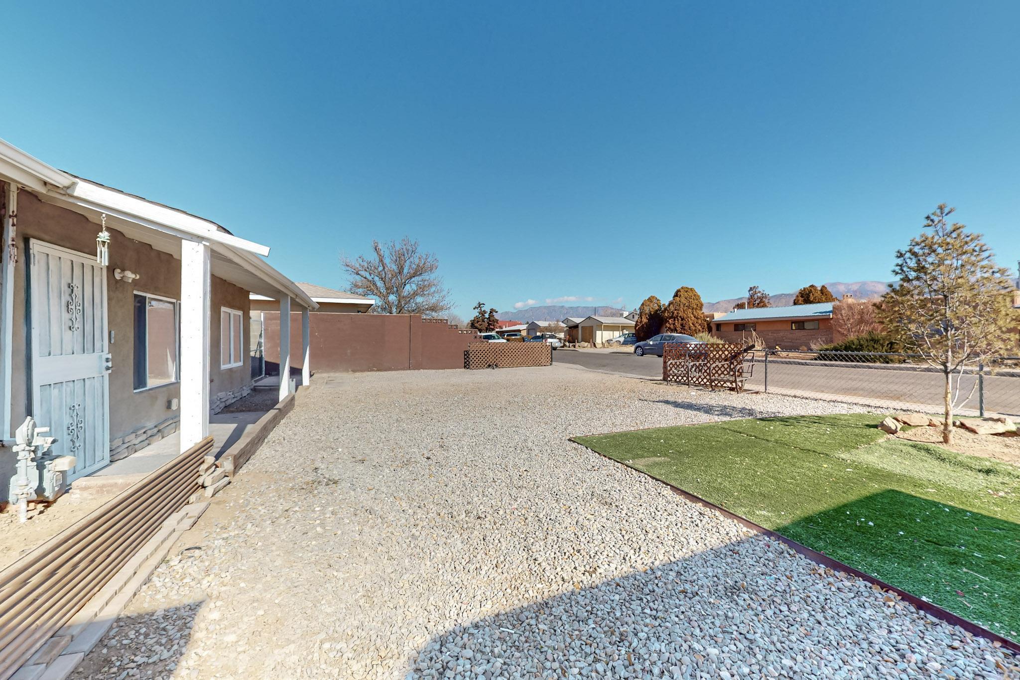 309 Garcia Street NE