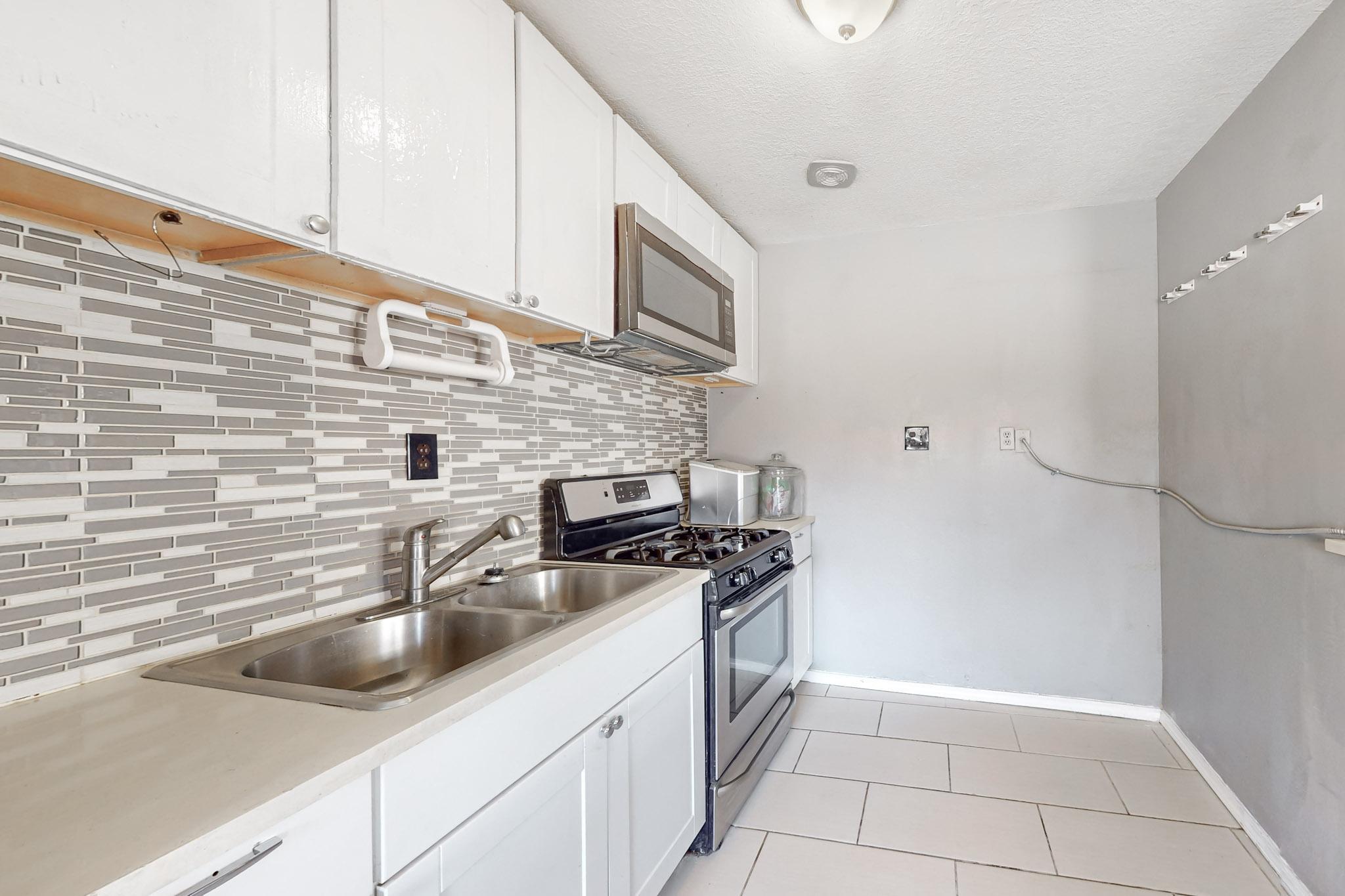 309 Garcia Street NE