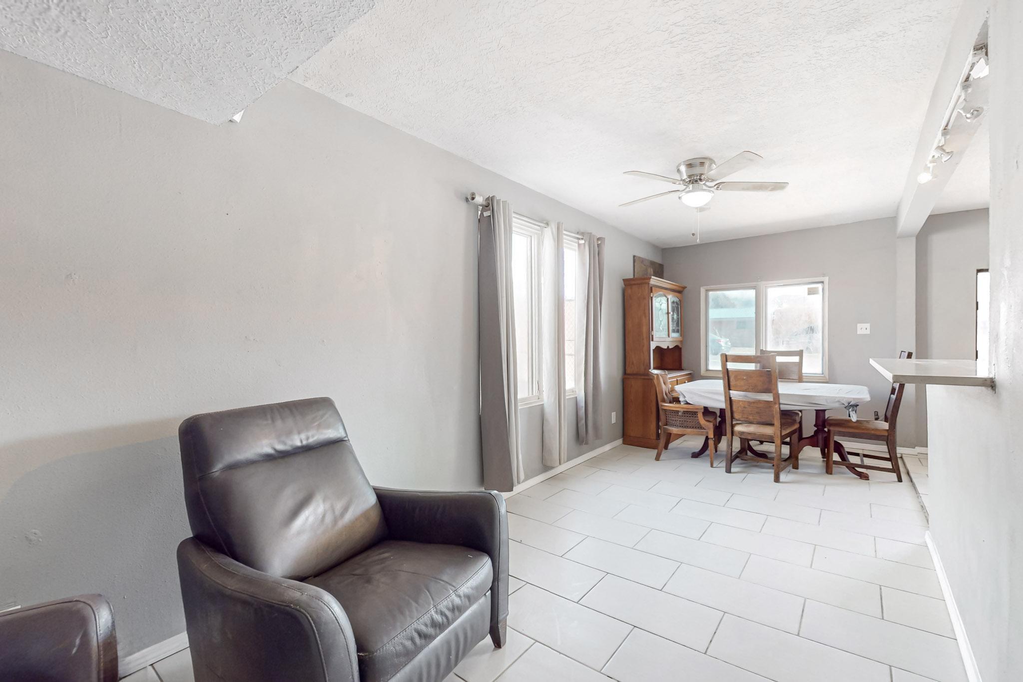 309 Garcia Street NE