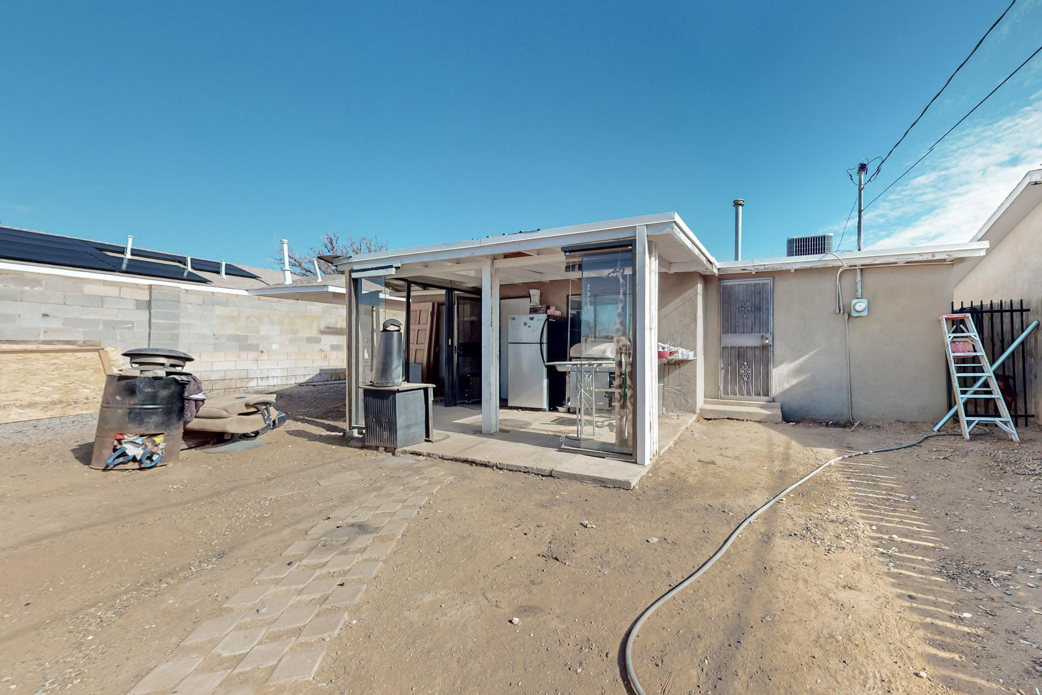 309 Garcia Street NE