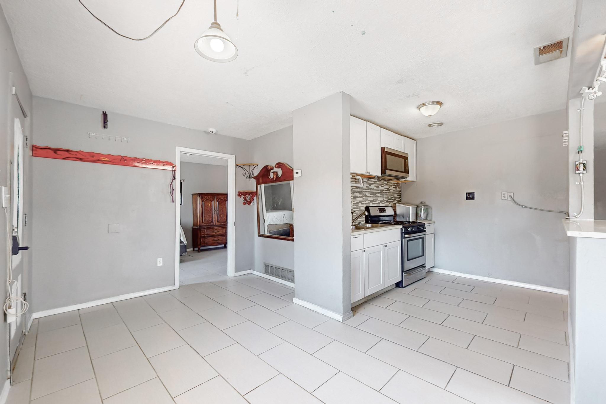 309 Garcia Street NE