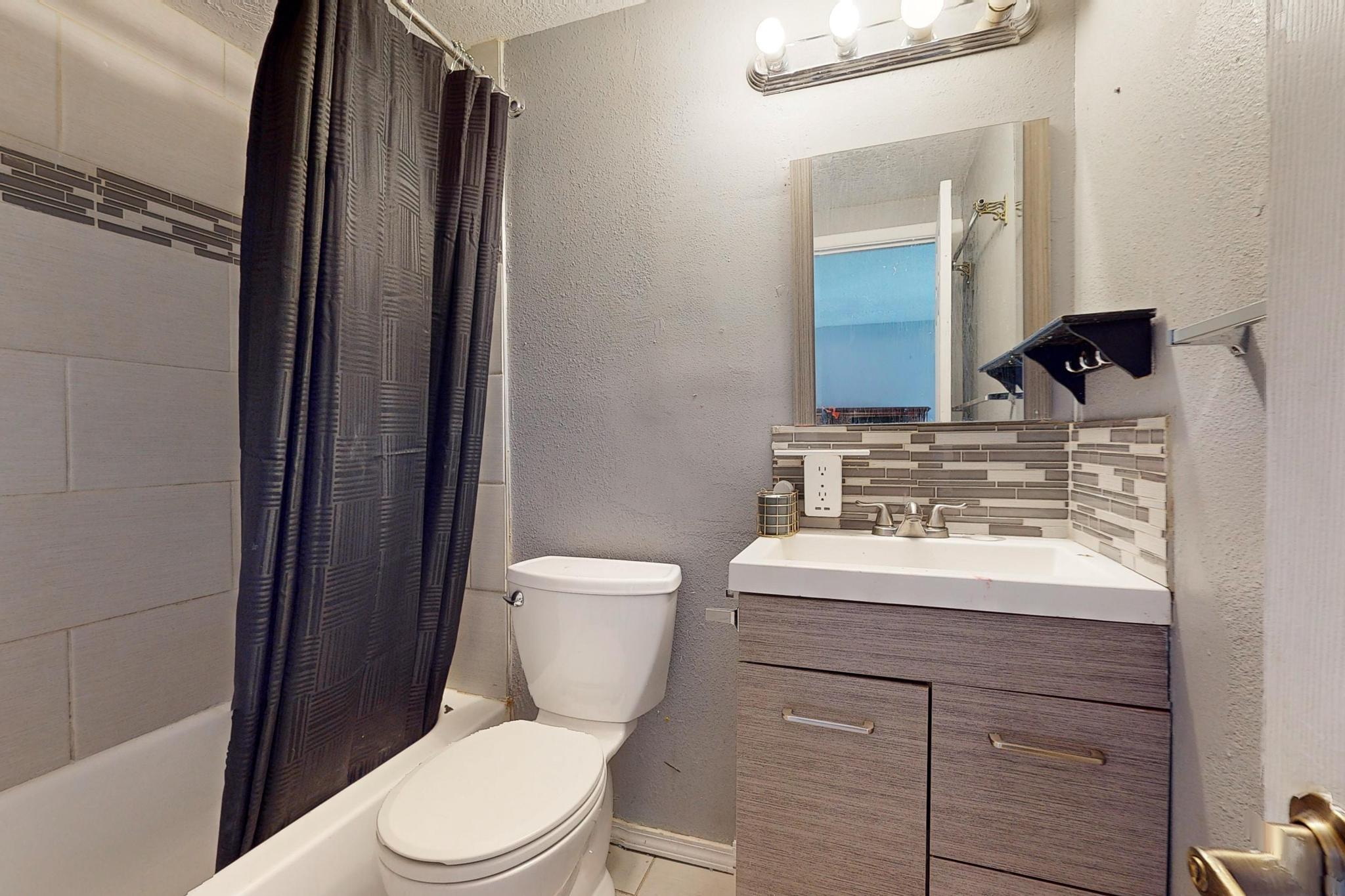 309 Garcia Street NE