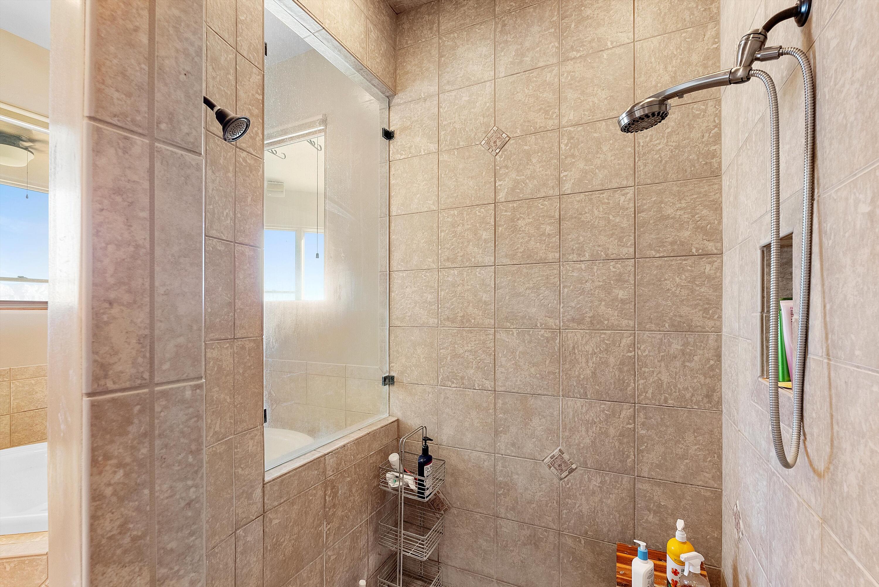 5517 BARRANCA OVERLOOK Court NE