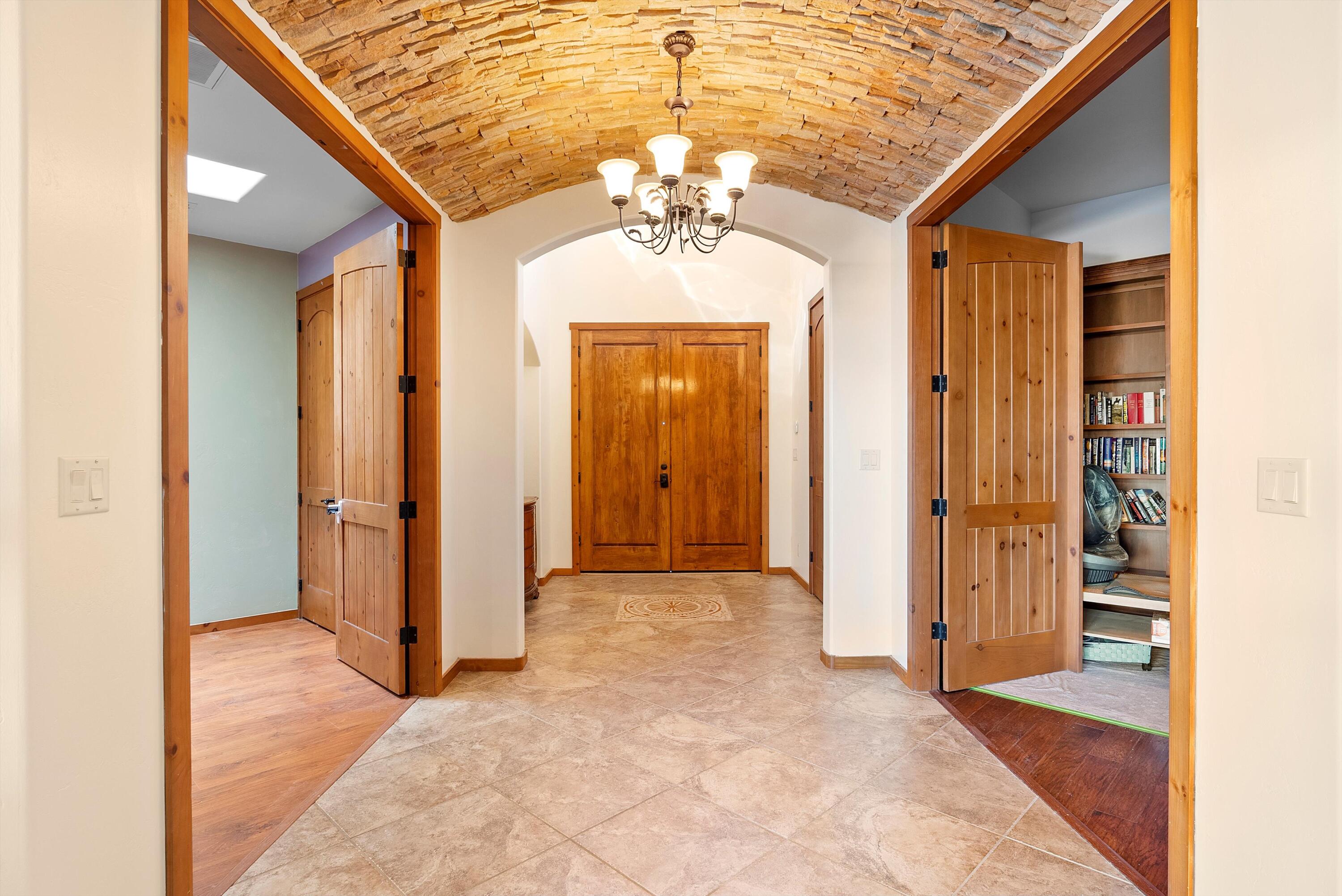 5517 BARRANCA OVERLOOK Court NE