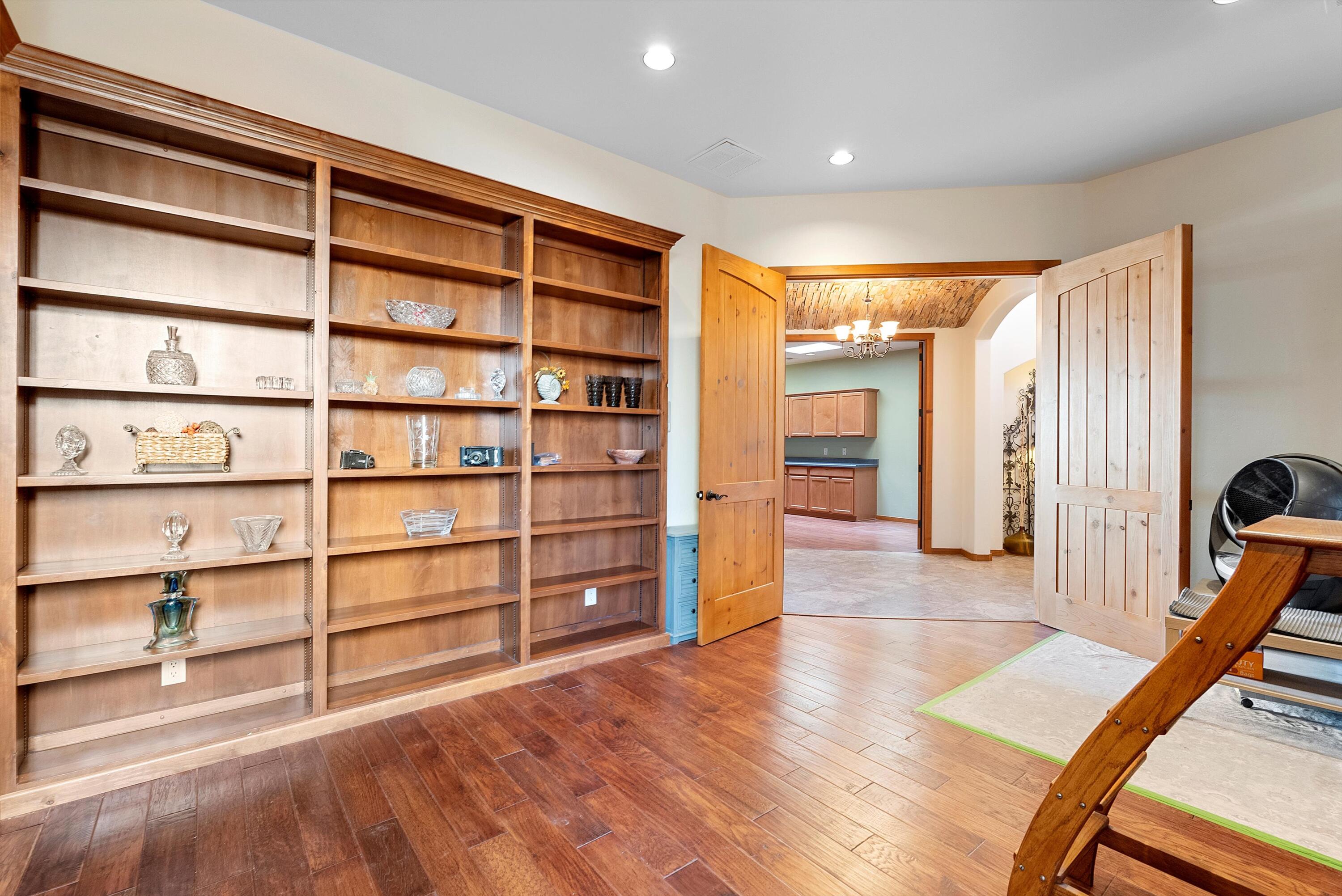 5517 BARRANCA OVERLOOK Court NE