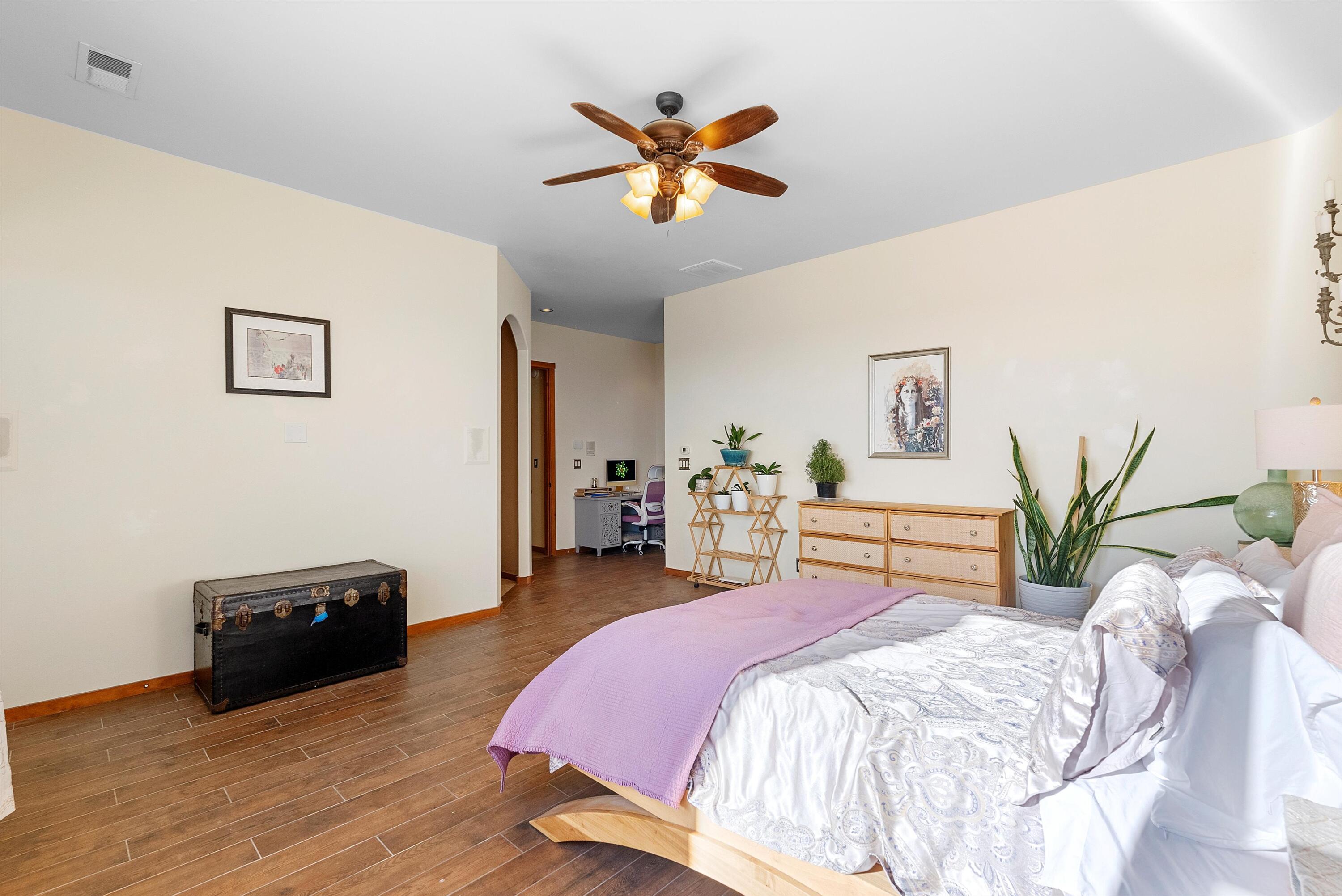 5517 BARRANCA OVERLOOK Court NE