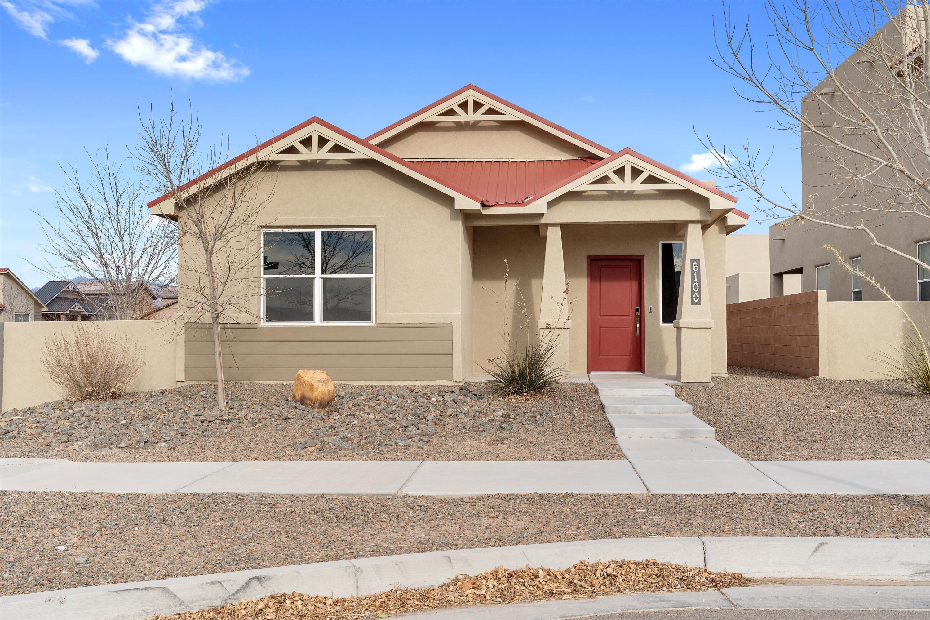 6100 STRAND Loop SE