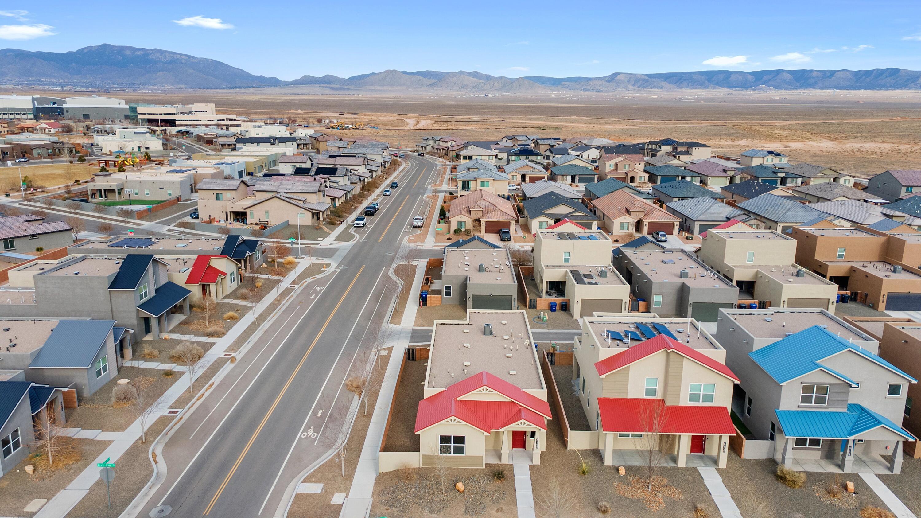 6100 STRAND Loop SE
