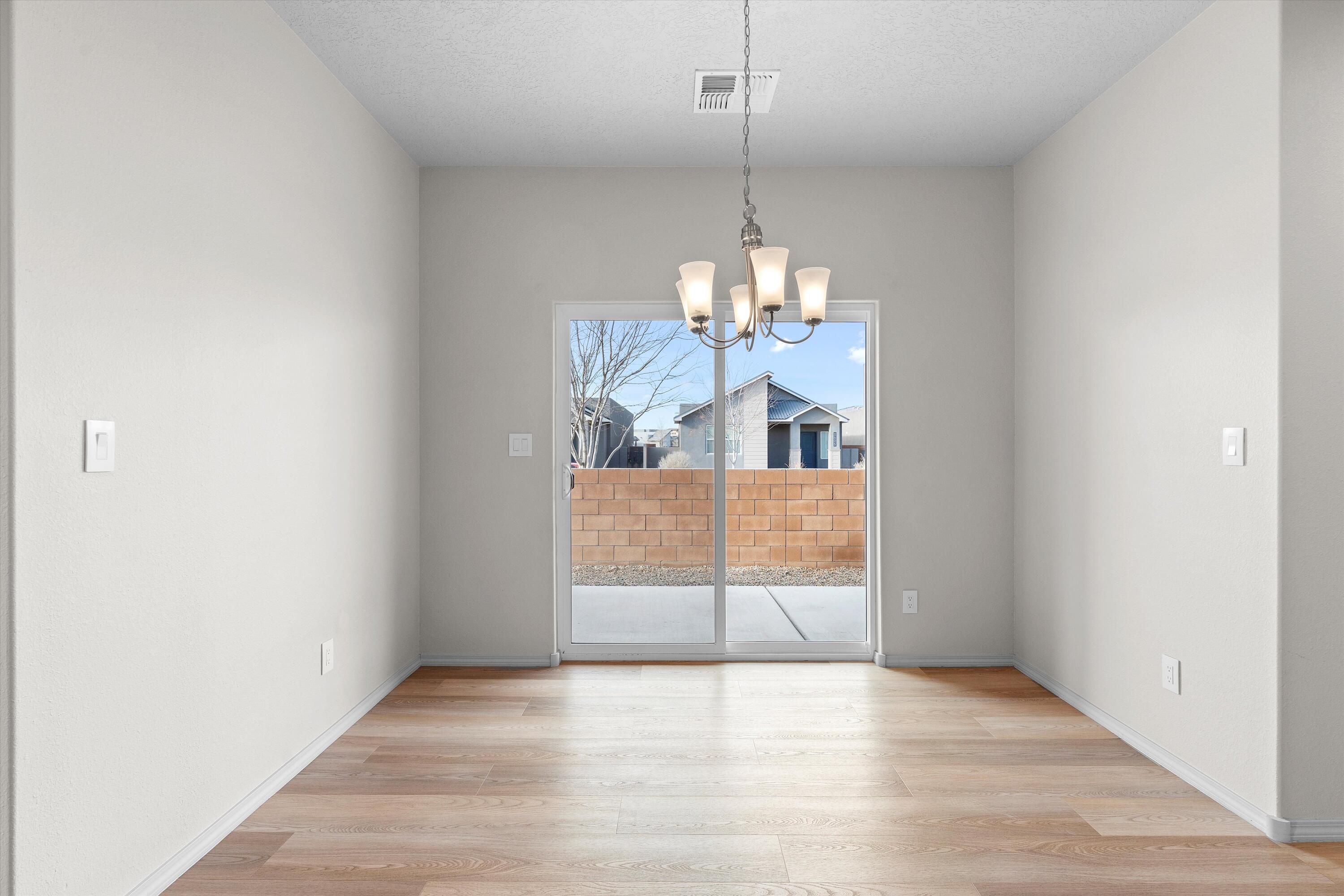 6100 STRAND Loop SE