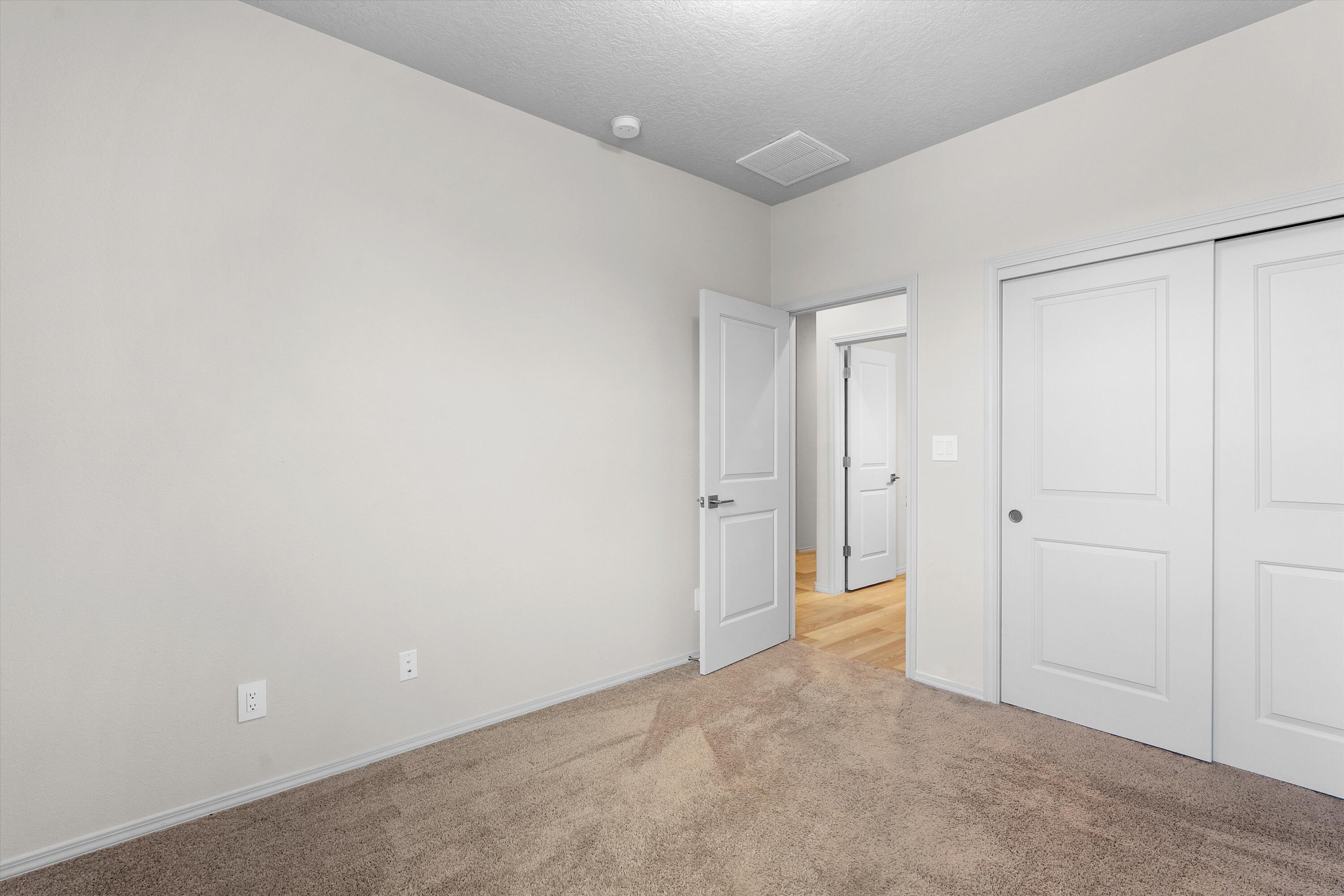 6100 STRAND Loop SE