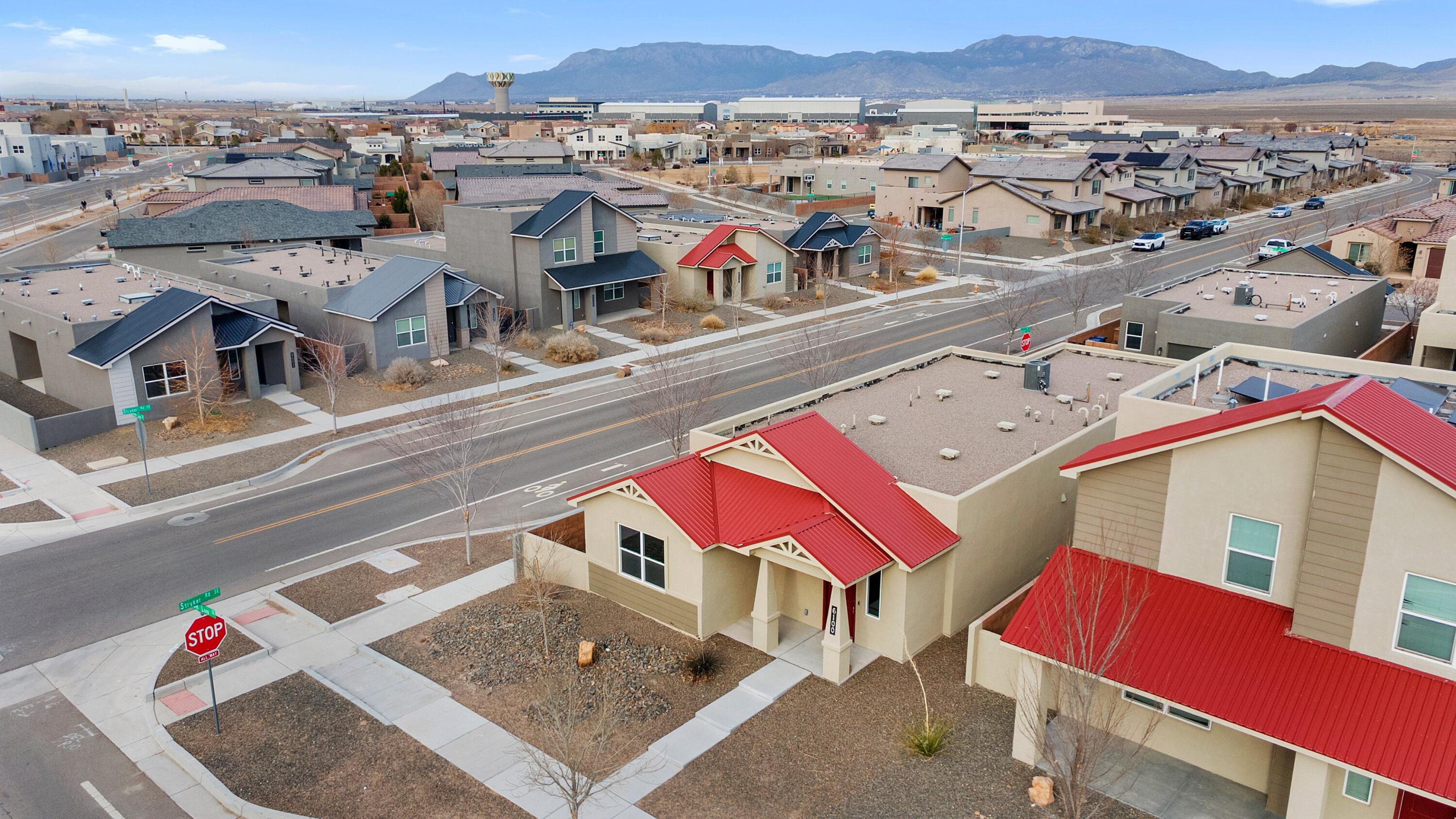 6100 STRAND Loop SE