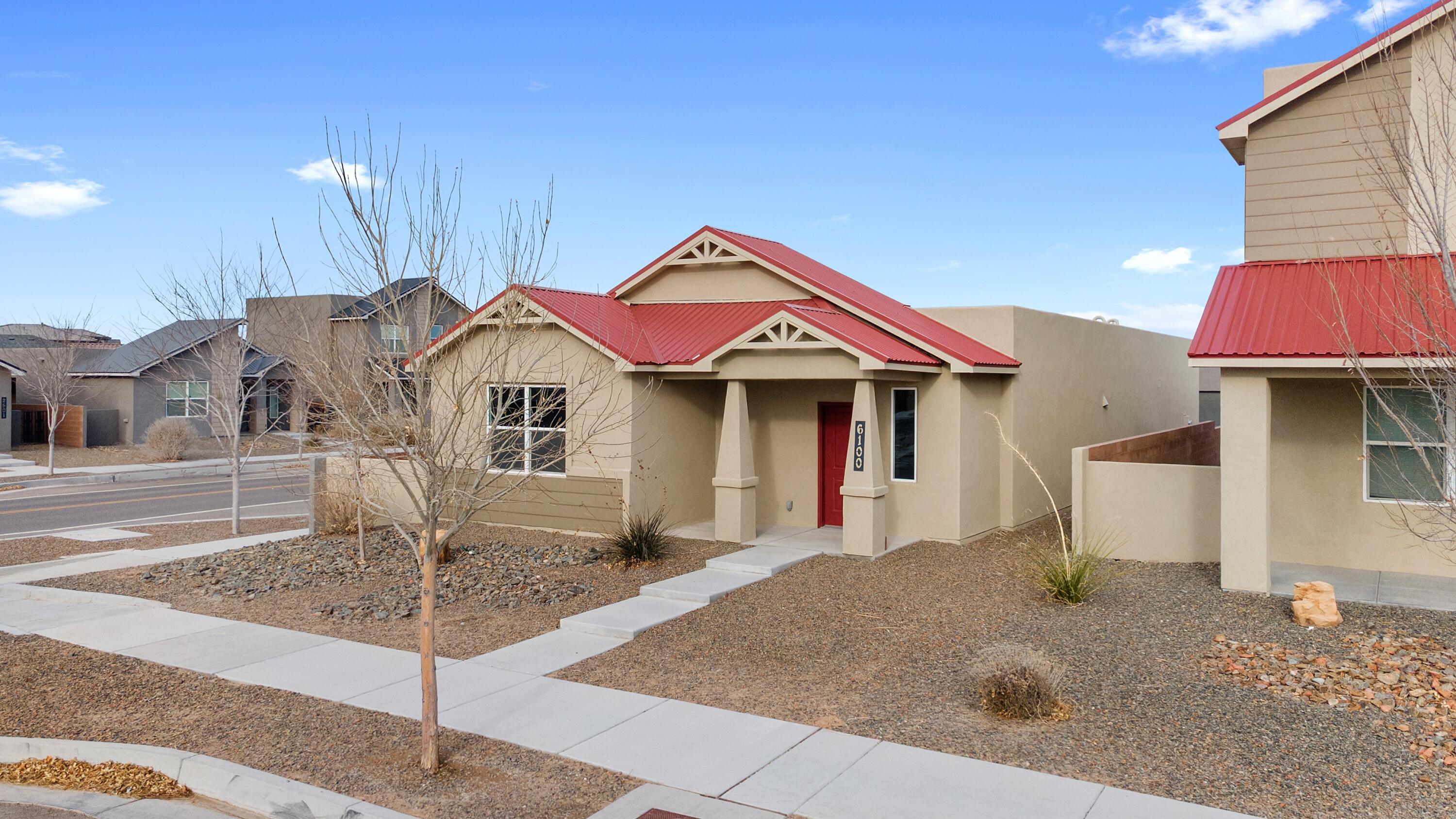 6100 STRAND Loop SE
