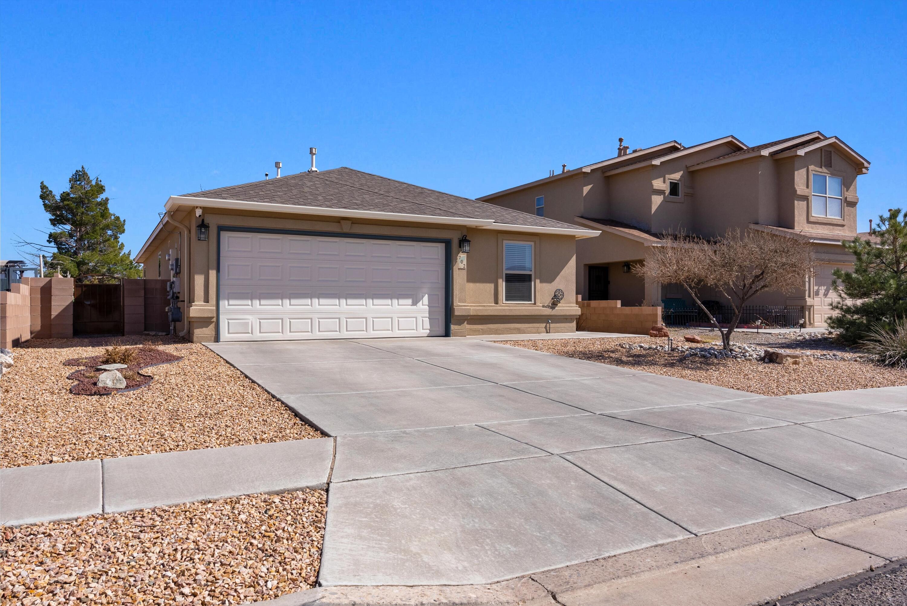 702 REDWOOD Street SW