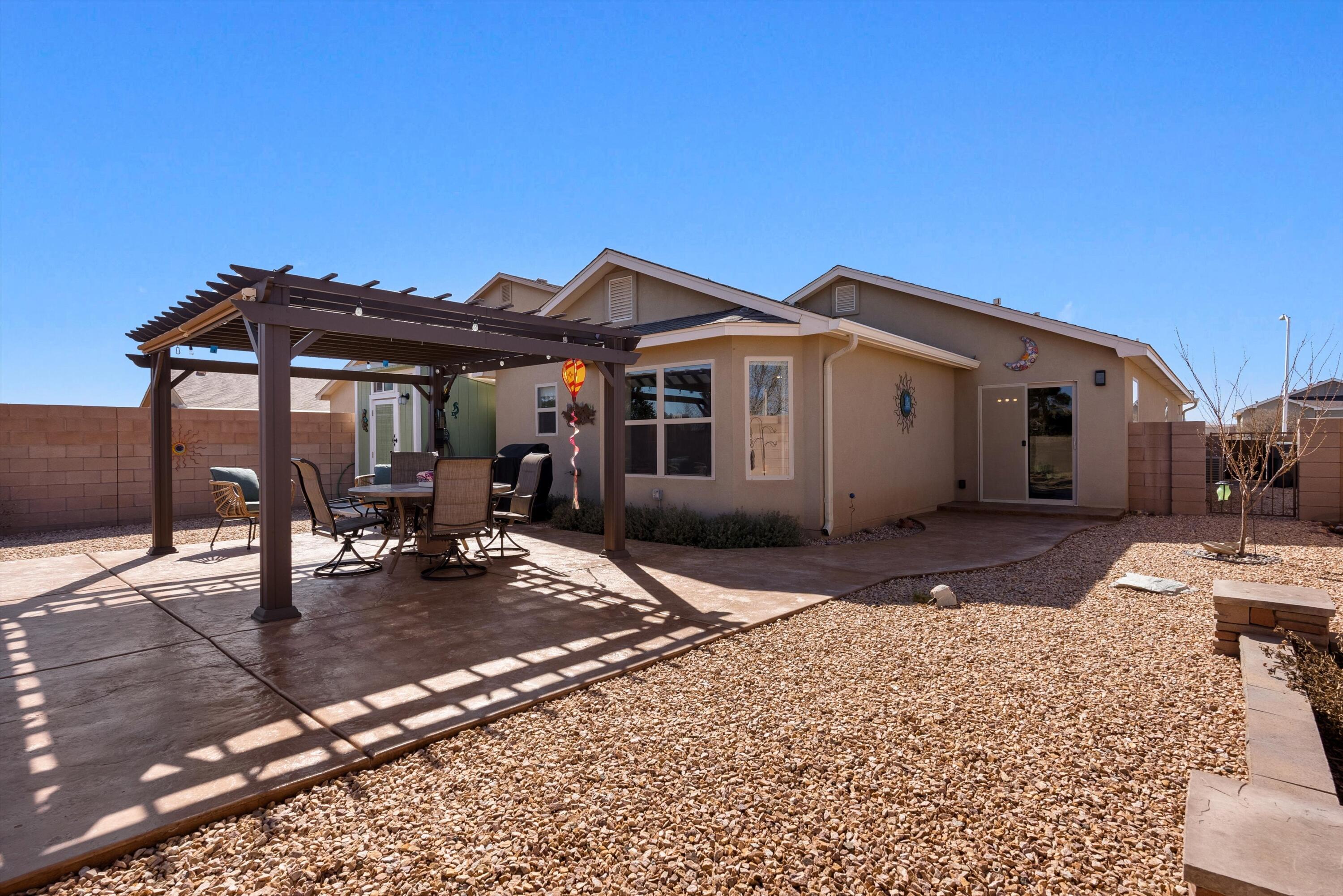 702 REDWOOD Street SW