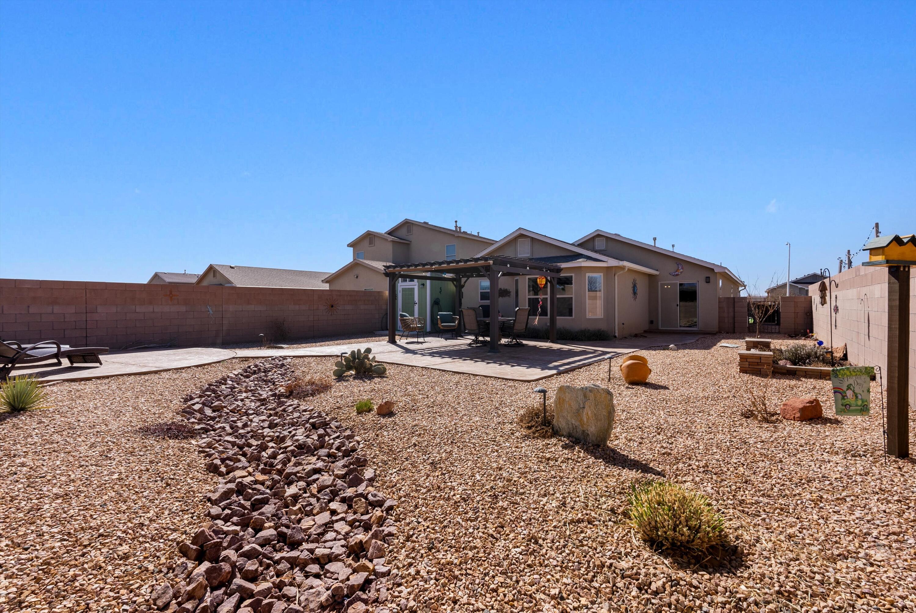 702 REDWOOD Street SW