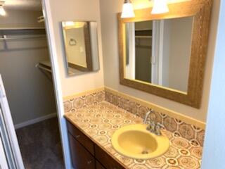 720 TRAMWAY Lane NE 11