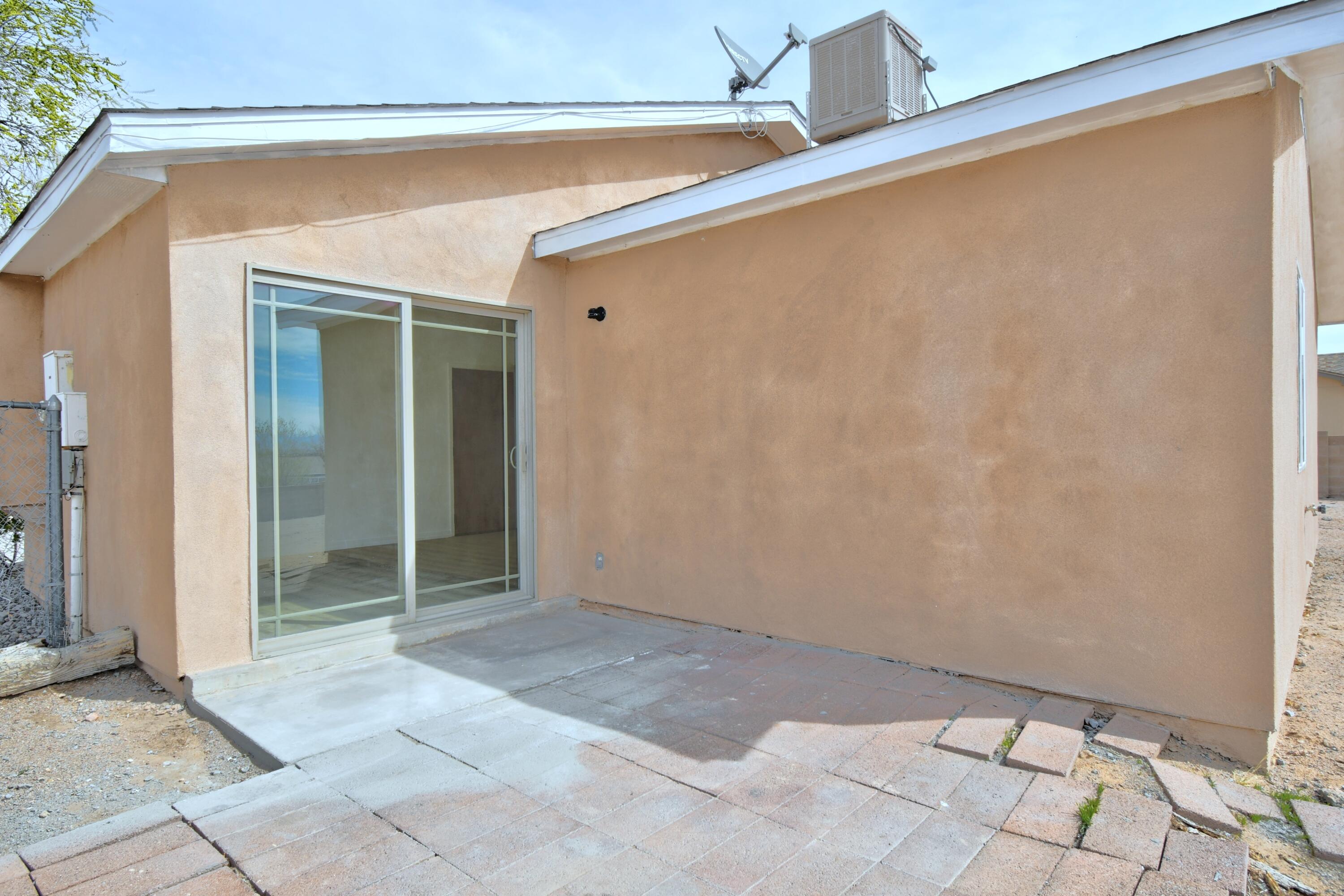 4542 ZIRCONIA Drive NE