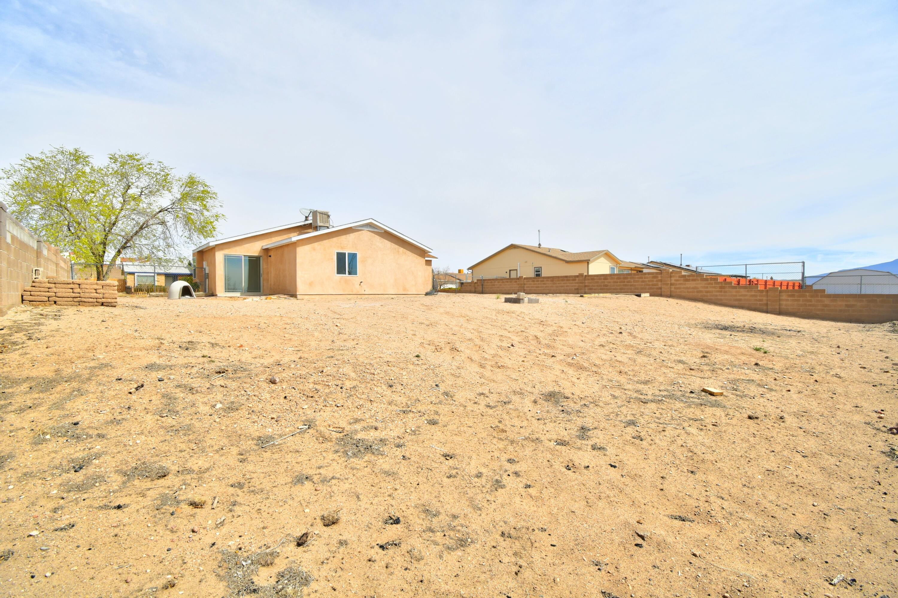 4542 ZIRCONIA Drive NE
