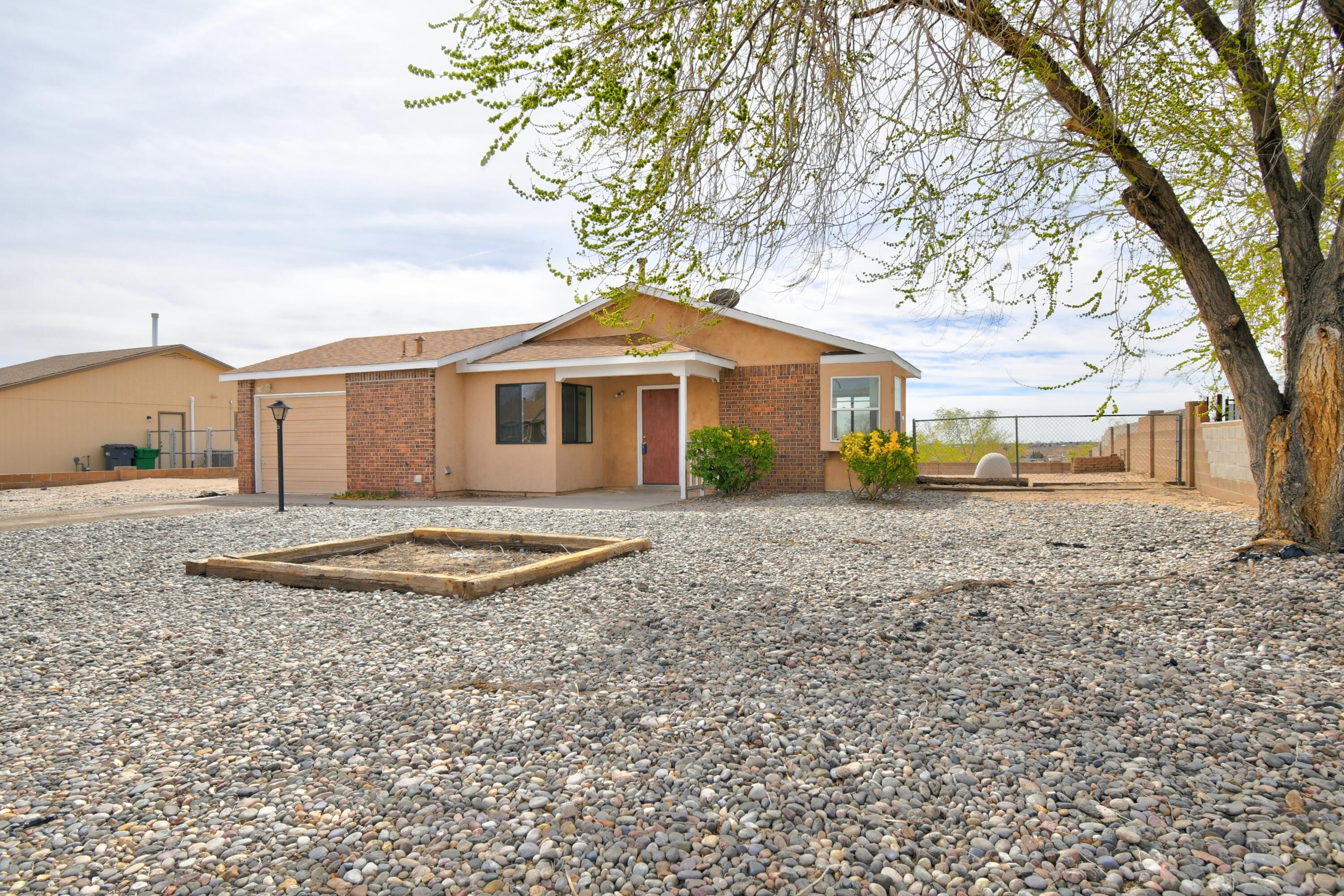 4542 ZIRCONIA Drive NE