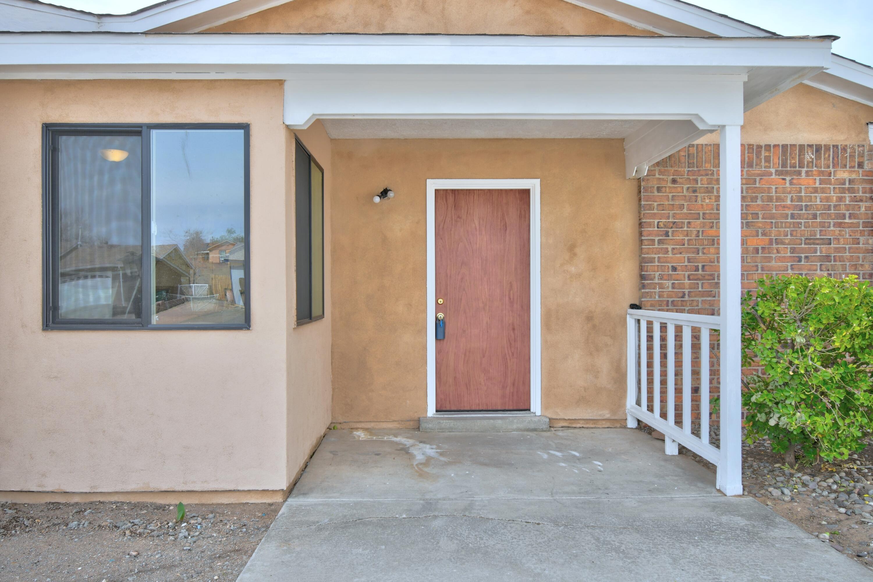 4542 ZIRCONIA Drive NE