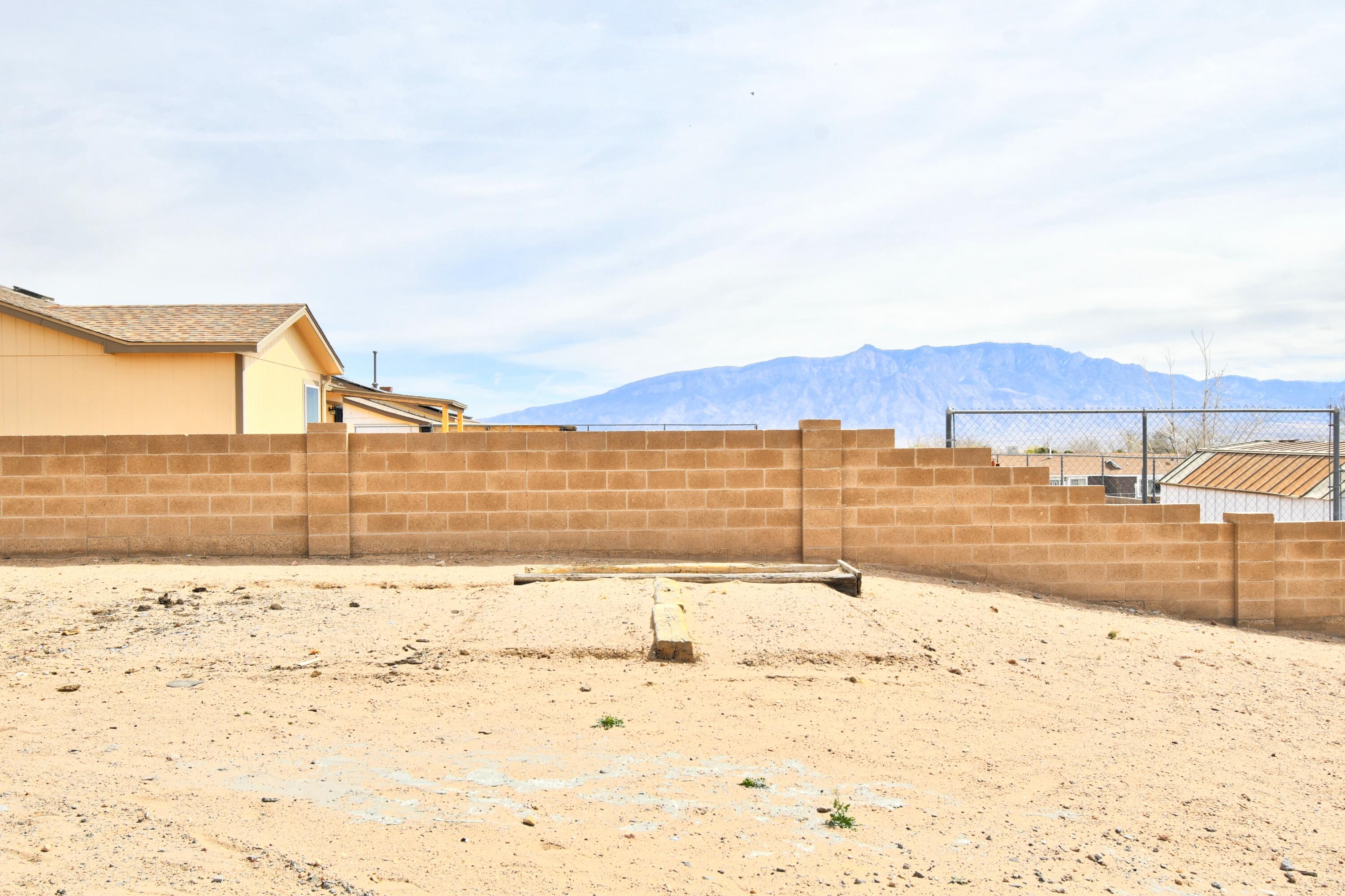 4542 ZIRCONIA Drive NE
