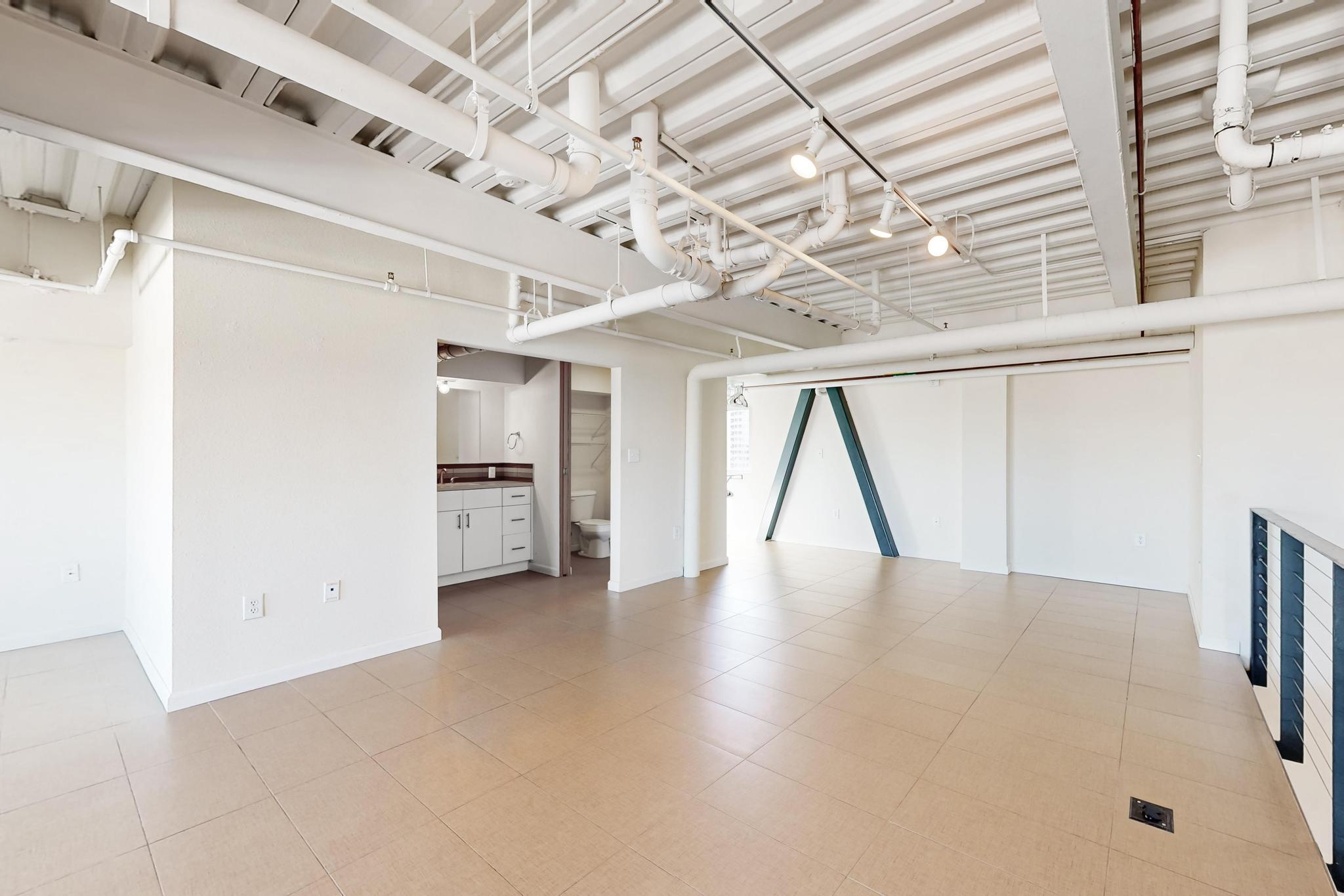 524 Central Avenue SW 804