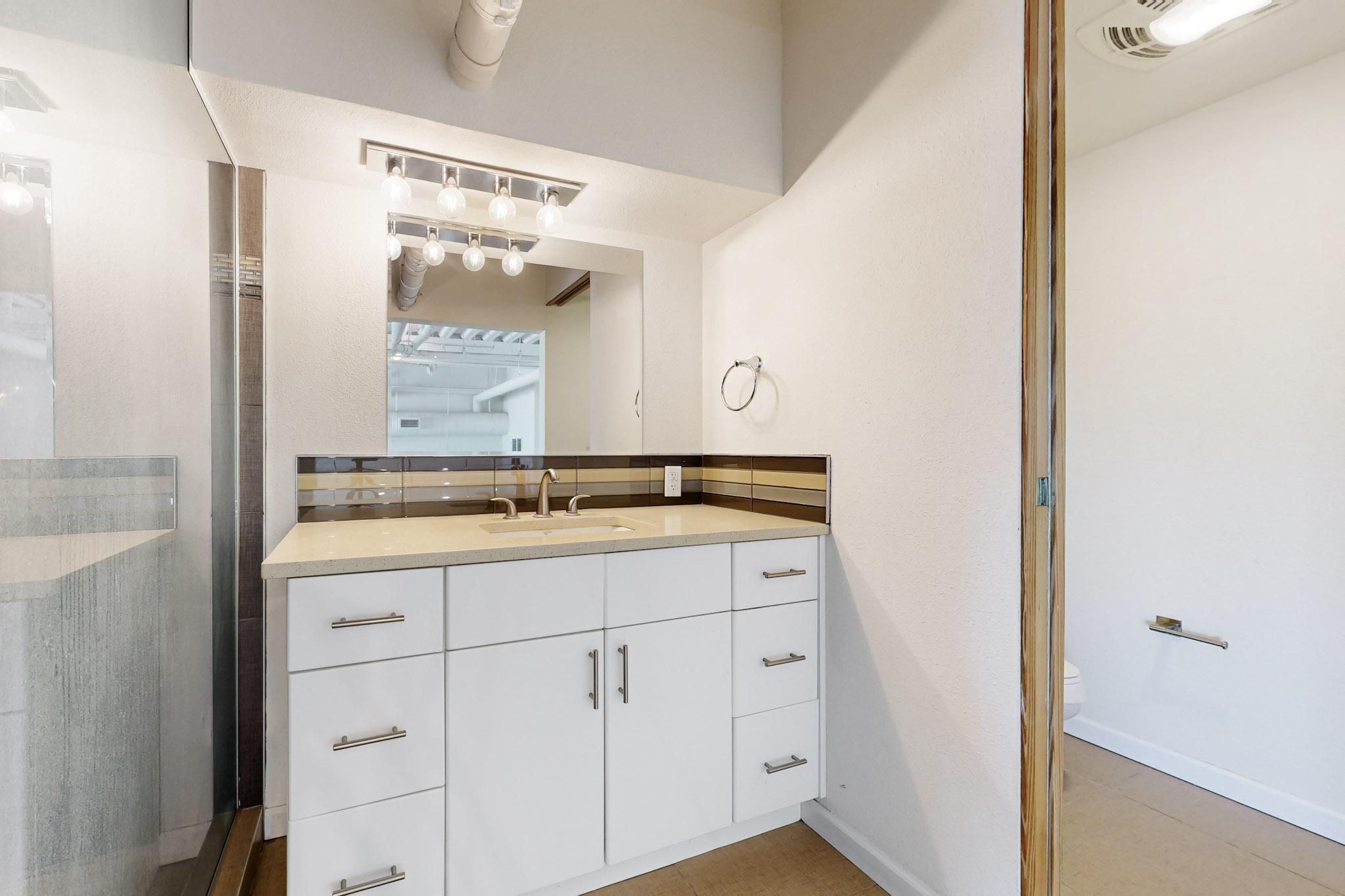 524 Central Avenue SW 804
