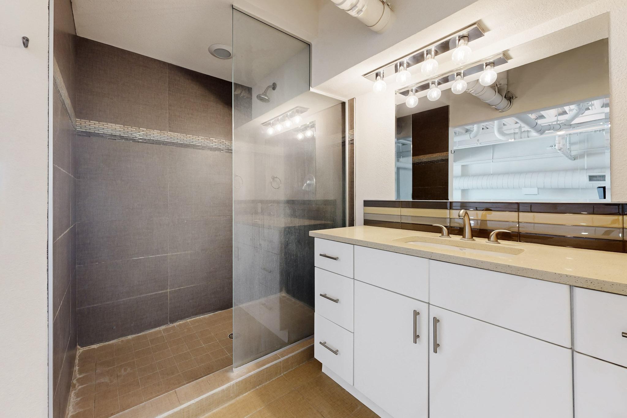 524 Central Avenue SW 804