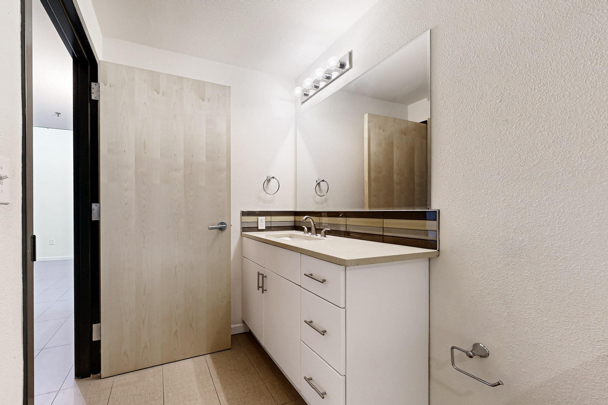 524 Central Avenue SW 804