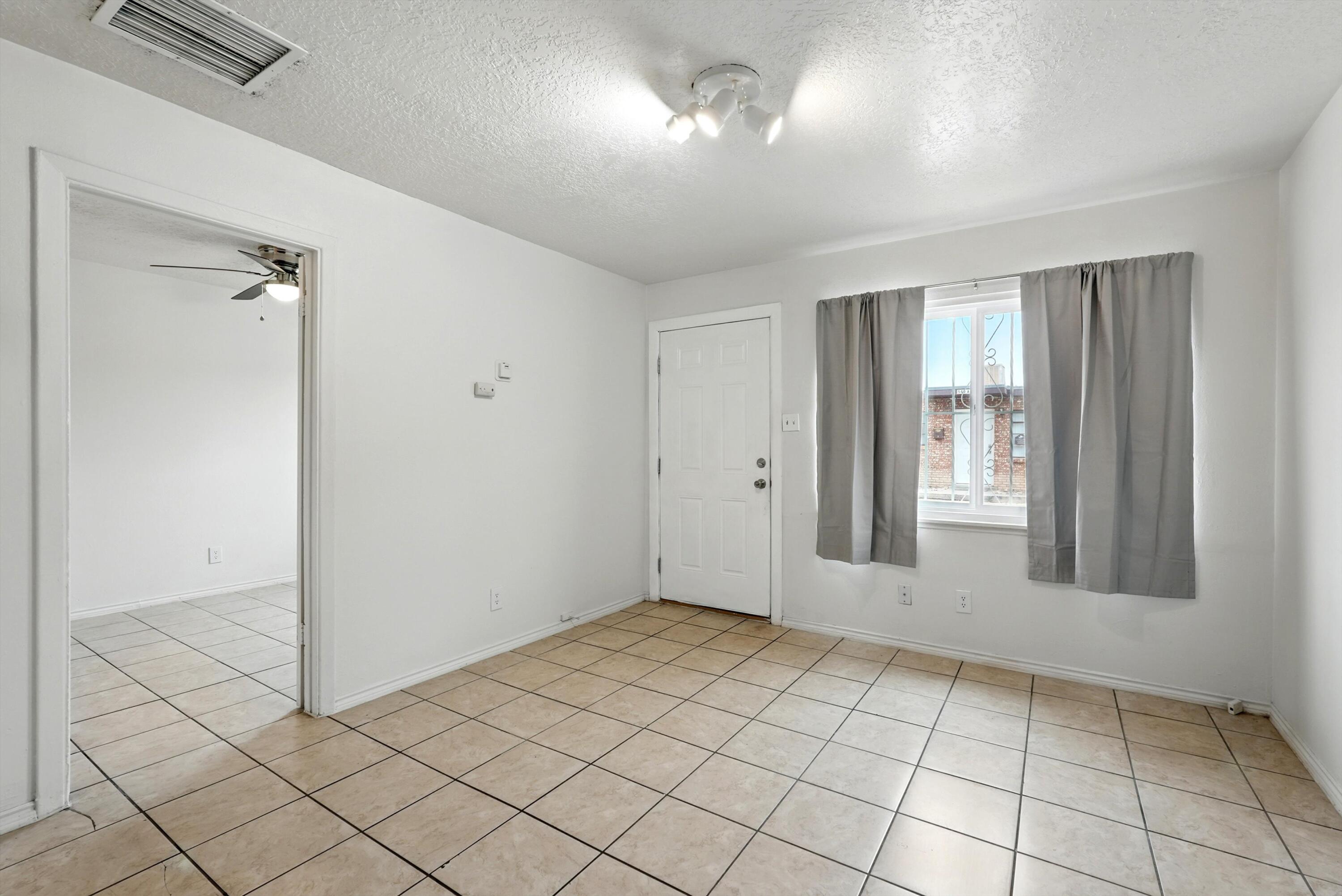 536 ALCAZAR Street SE A&B