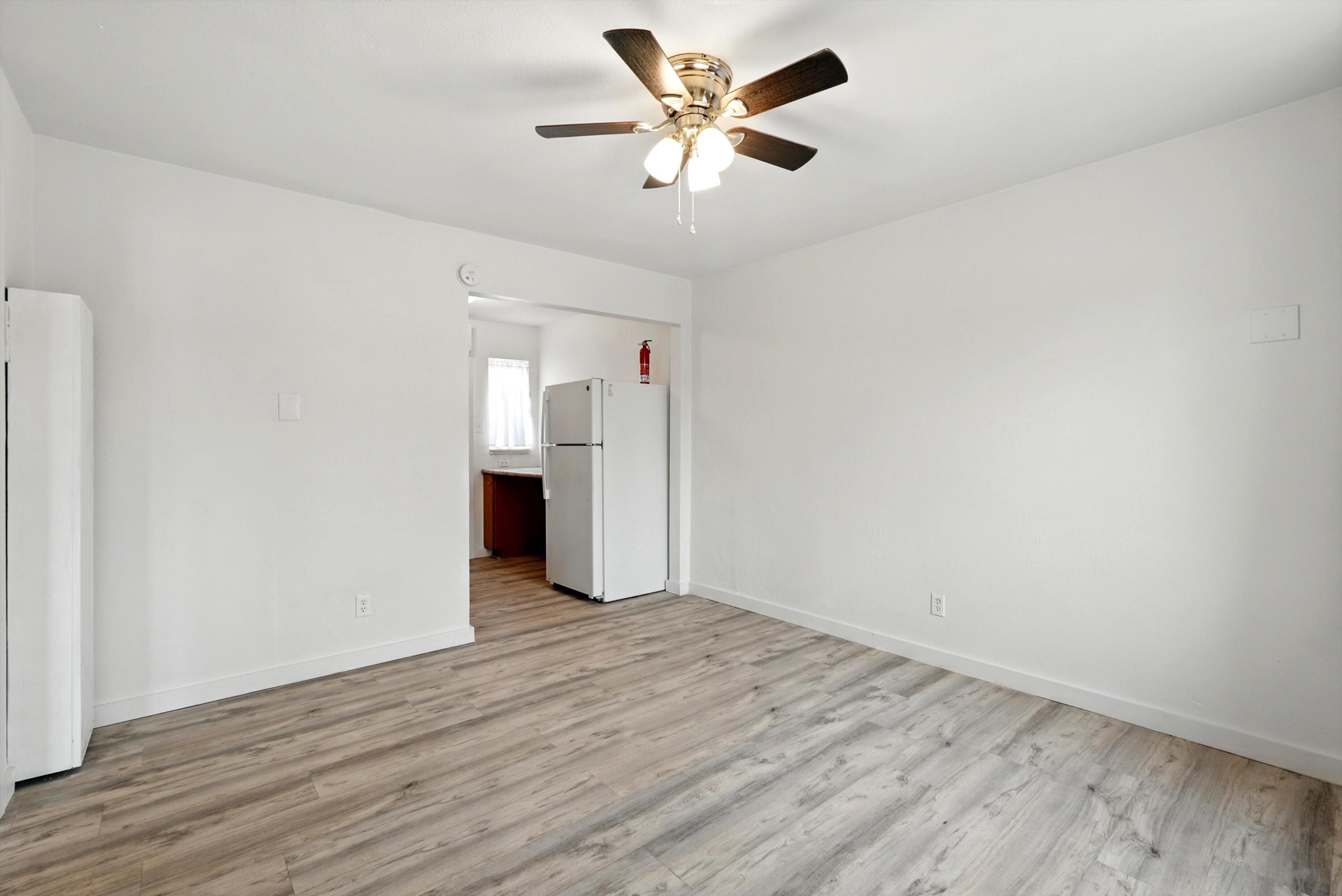 536 ALCAZAR Street SE A&B