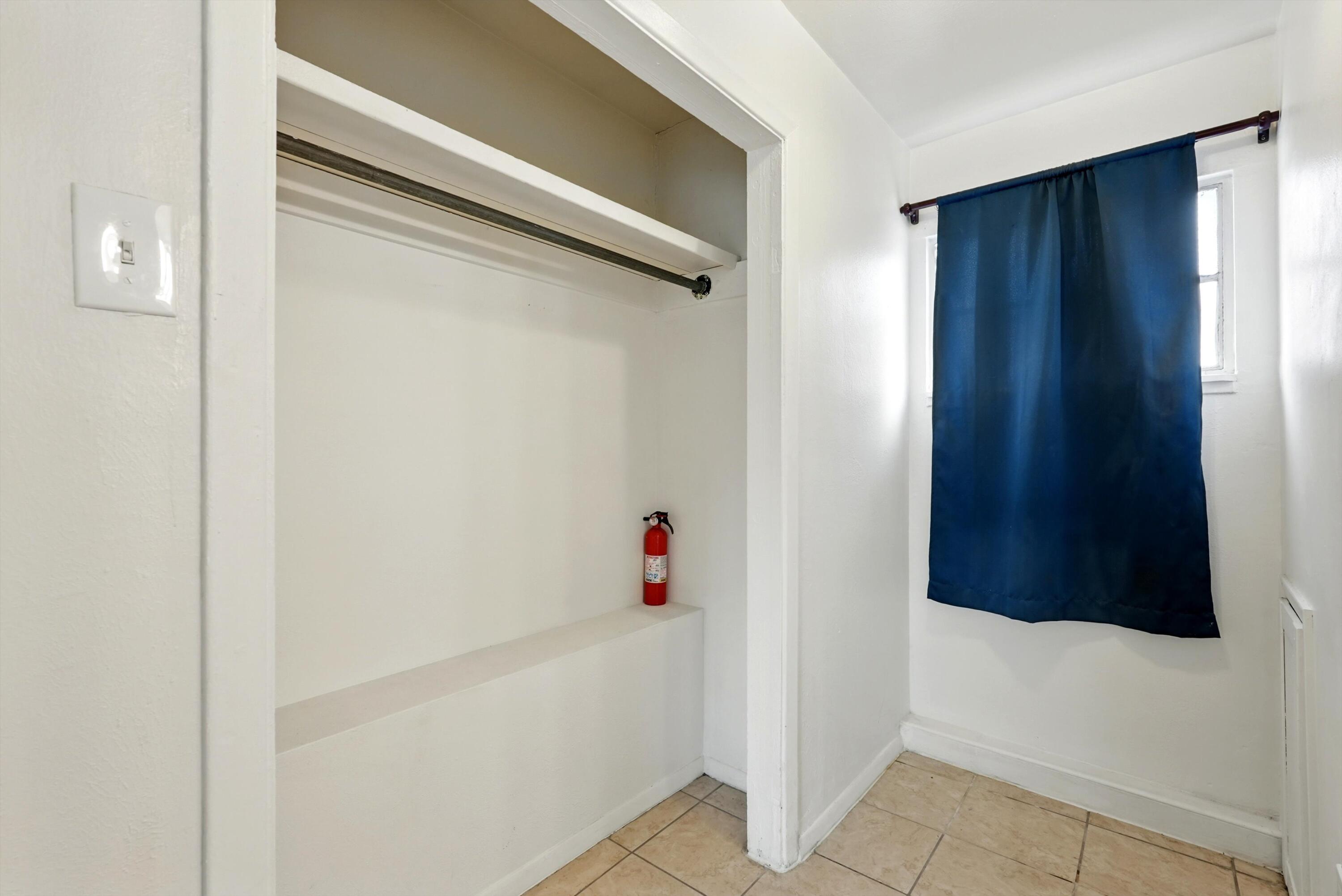 536 ALCAZAR Street SE A&B