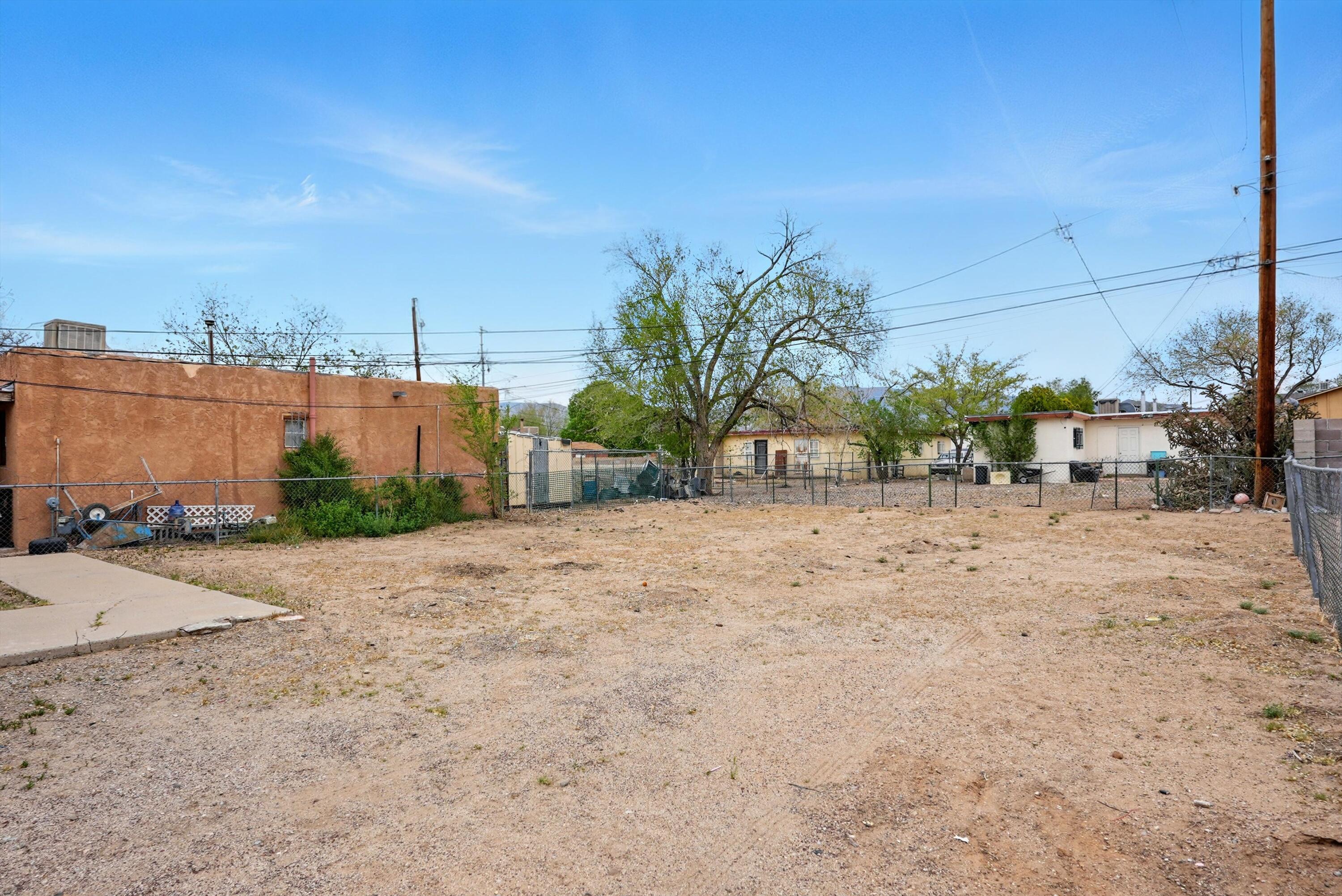 536 ALCAZAR Street SE A&B