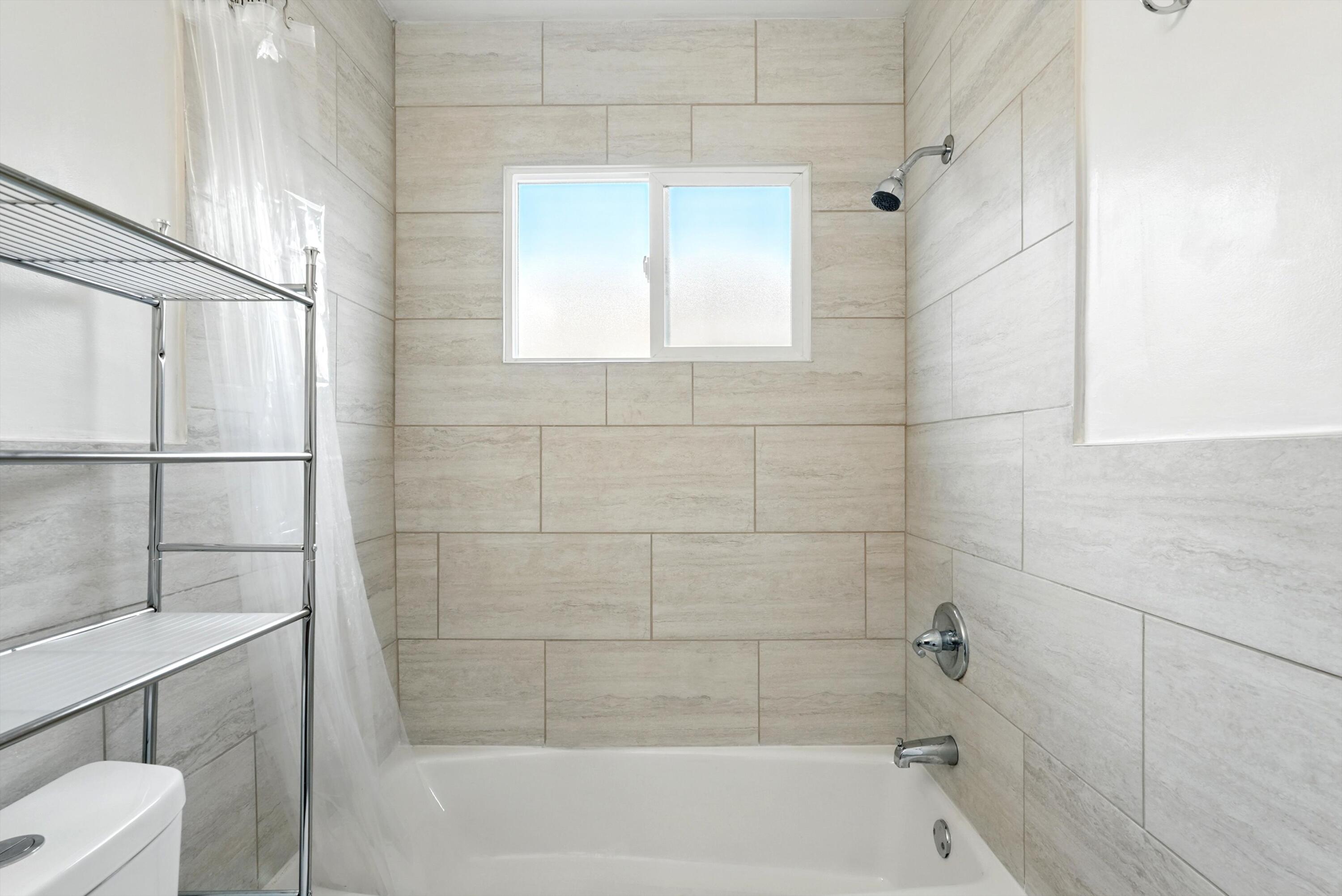 536 ALCAZAR Street SE A&B