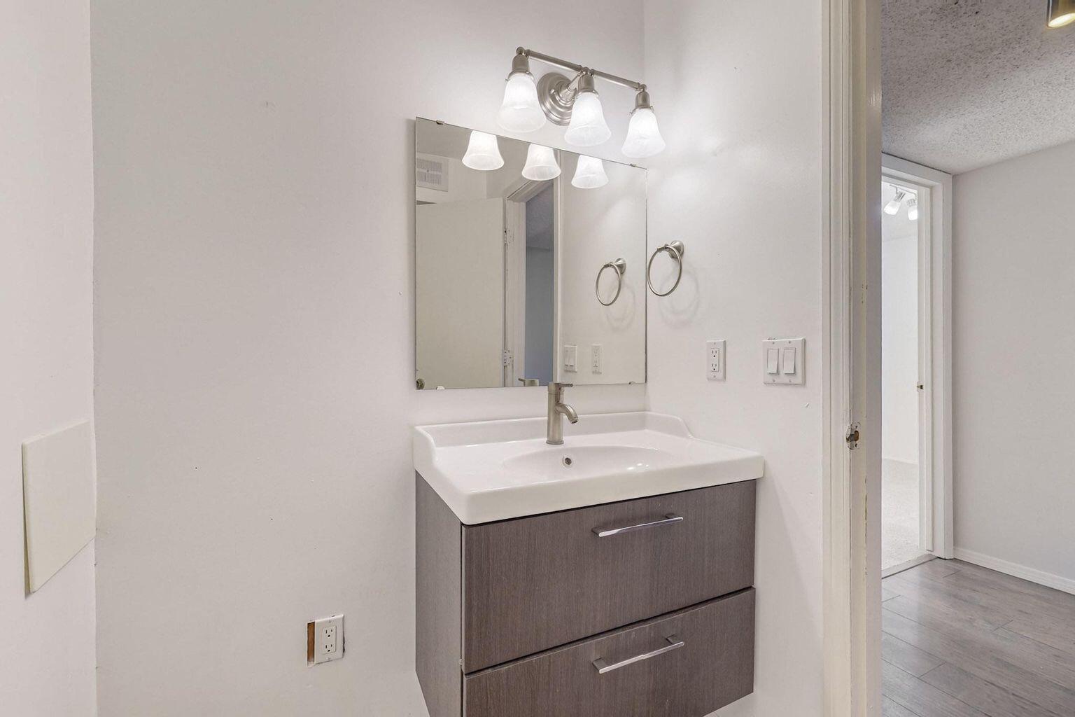 3831 MONTGOMERY Boulevard NE 433